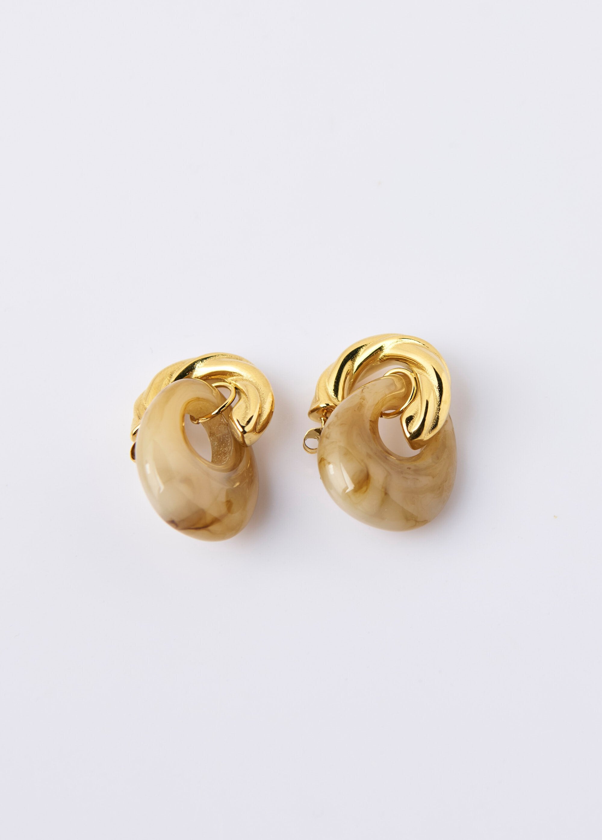 Stainless_steel_twisted_earrings_with_pendant_Gold_and_white_FA1_slim