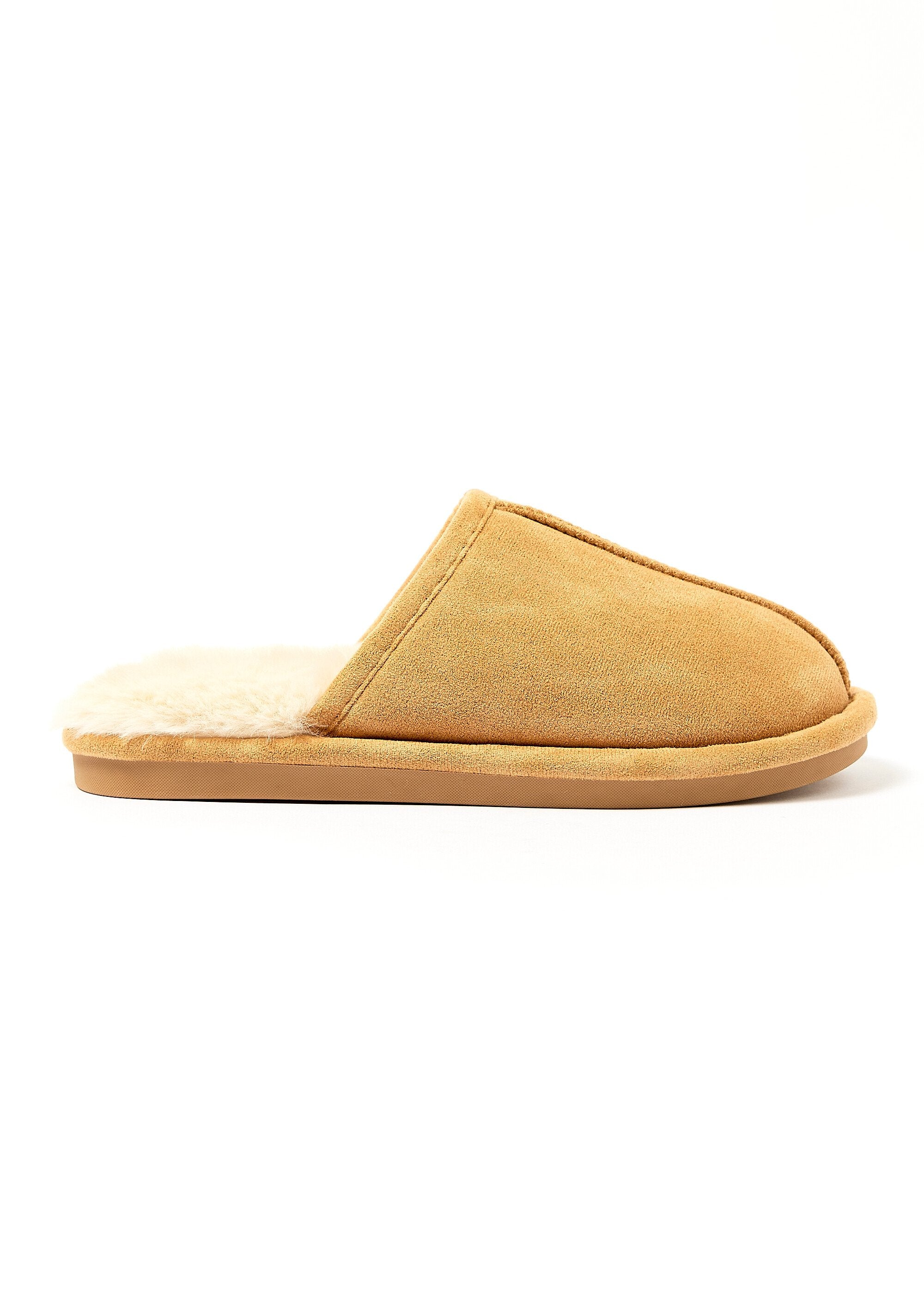 Warm_fur-lined_slippers_with_a_leather_look_camel_DR1_slim