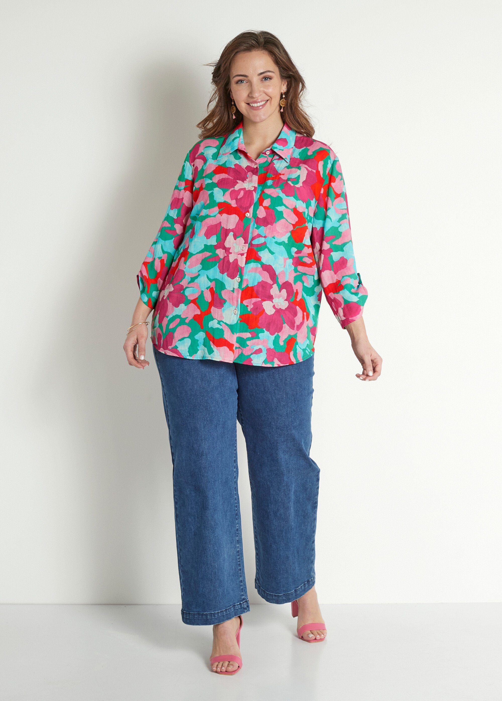 Long_floral_blouse_with_3/4_roll-up_sleeves_Pink_and_blue_SF1_curvy