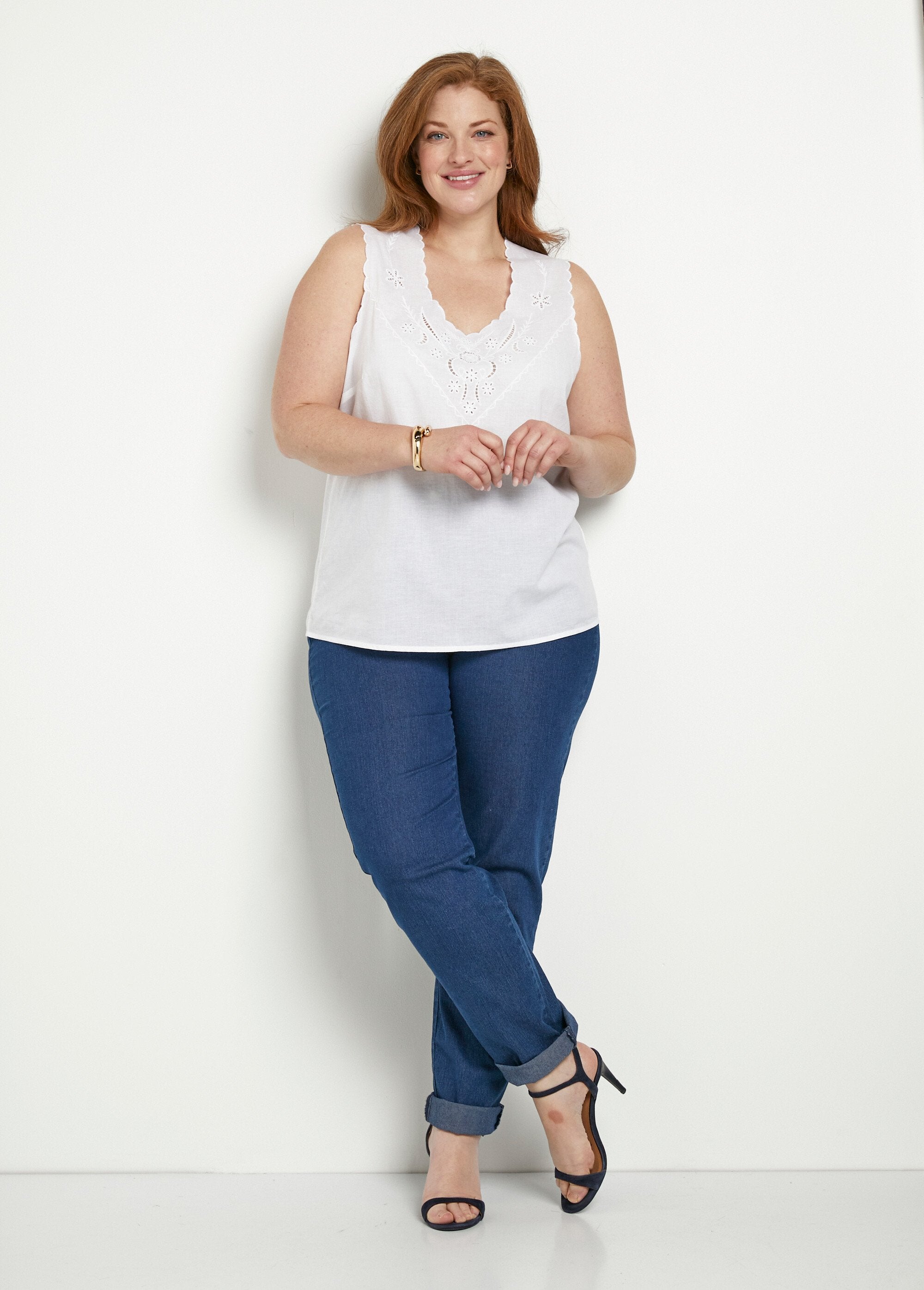 Plain_embroidered_cotton_tank_top_White_SF1_curvy