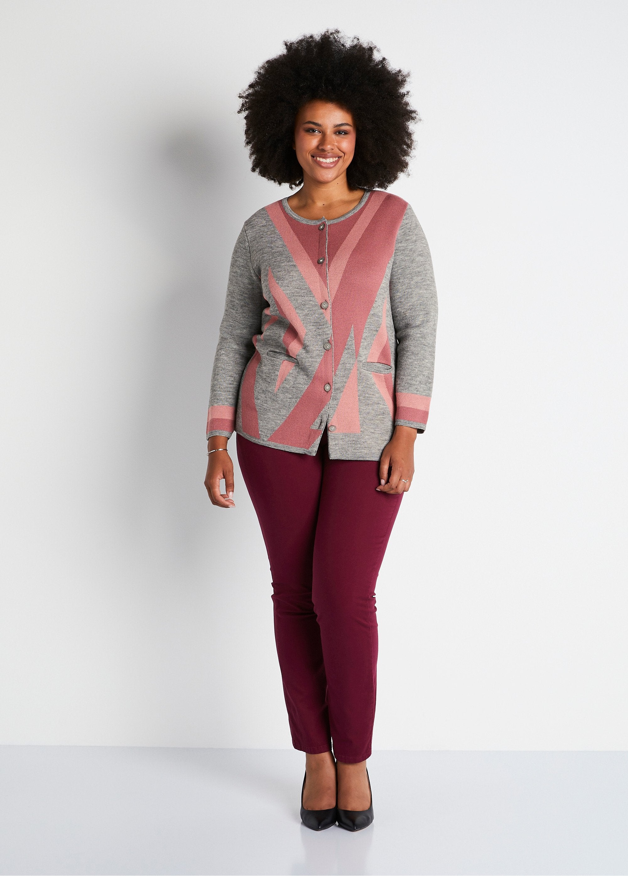 Mid-length_buttoned_jacquard_cardigan_with_wool_Gray_and_pink_SF1_curvy