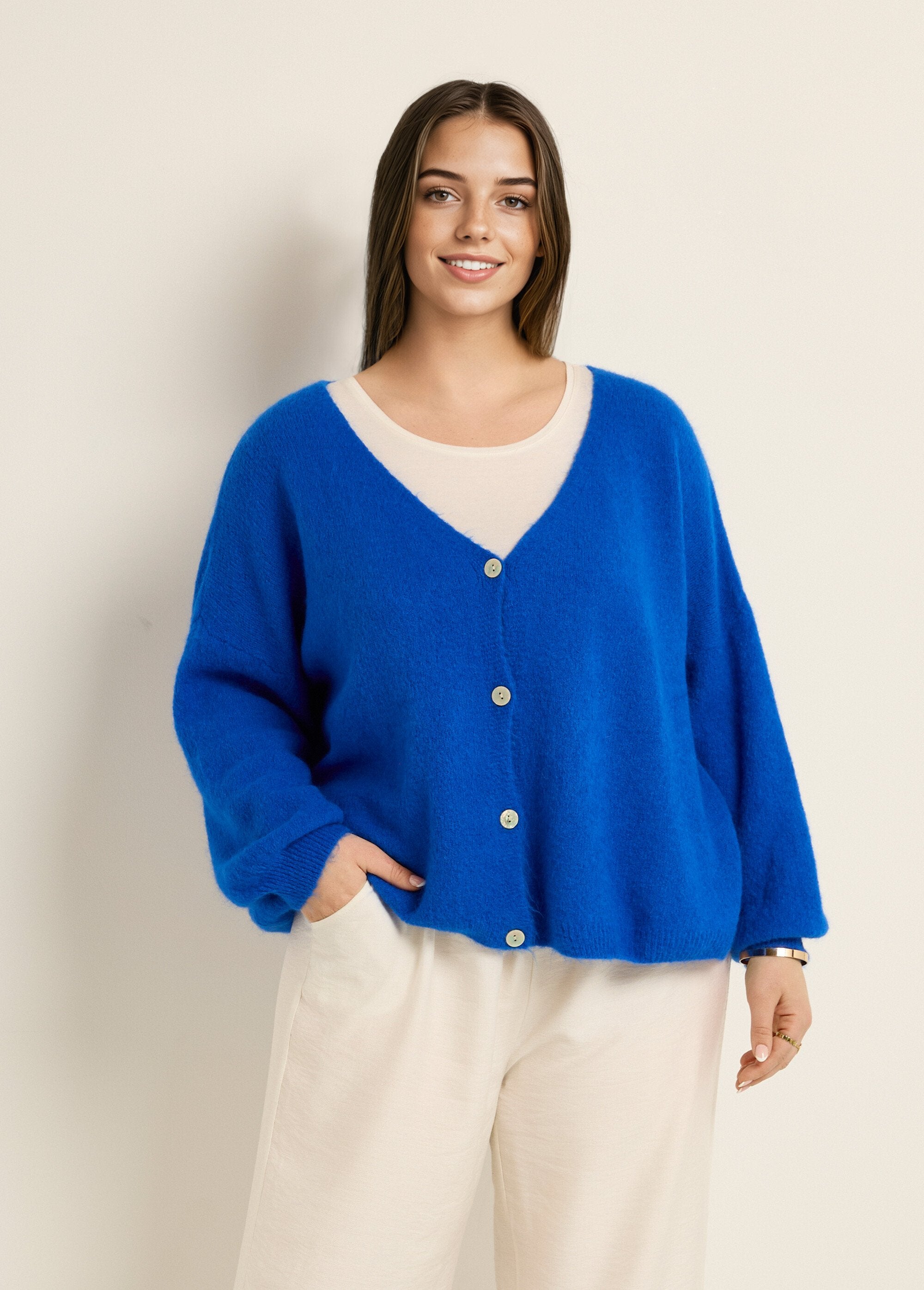 Alpaca_knit_cardigan,_V-neck_Hard_blue_FA1_curvy