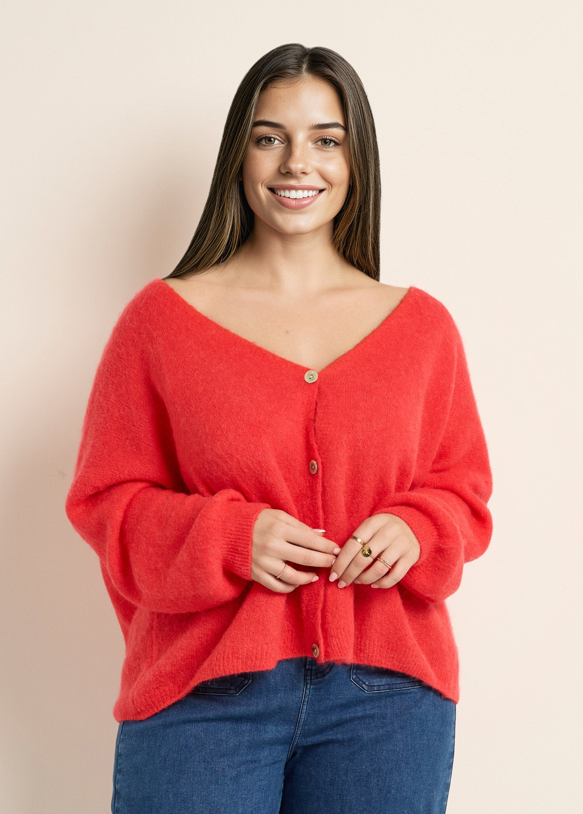 Alpaca_knit_vest,_V-neck_Coral_FA1_curvy