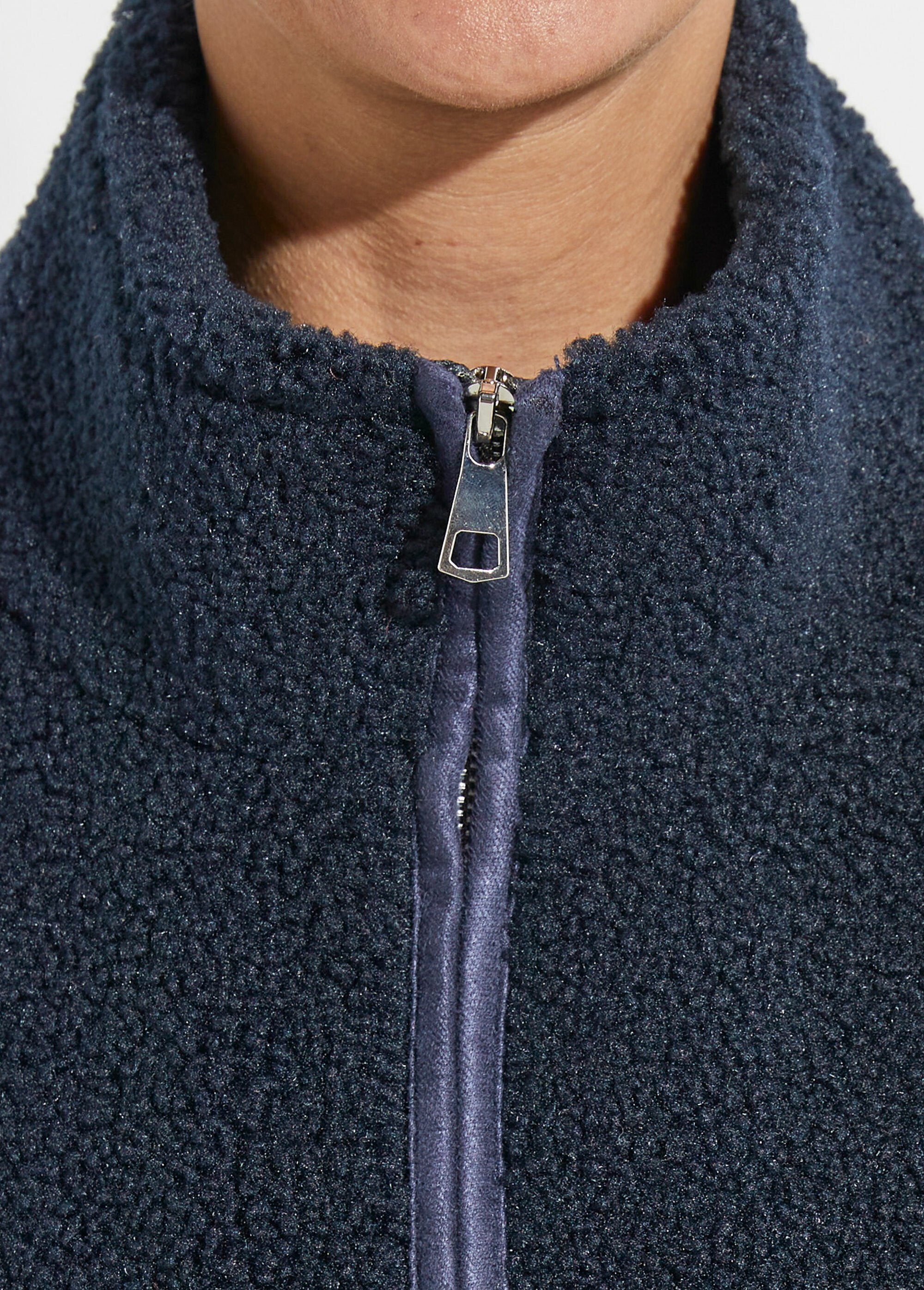 Warm_fleece_zip-up_vest,_high_collar_Marine_DE3_slim