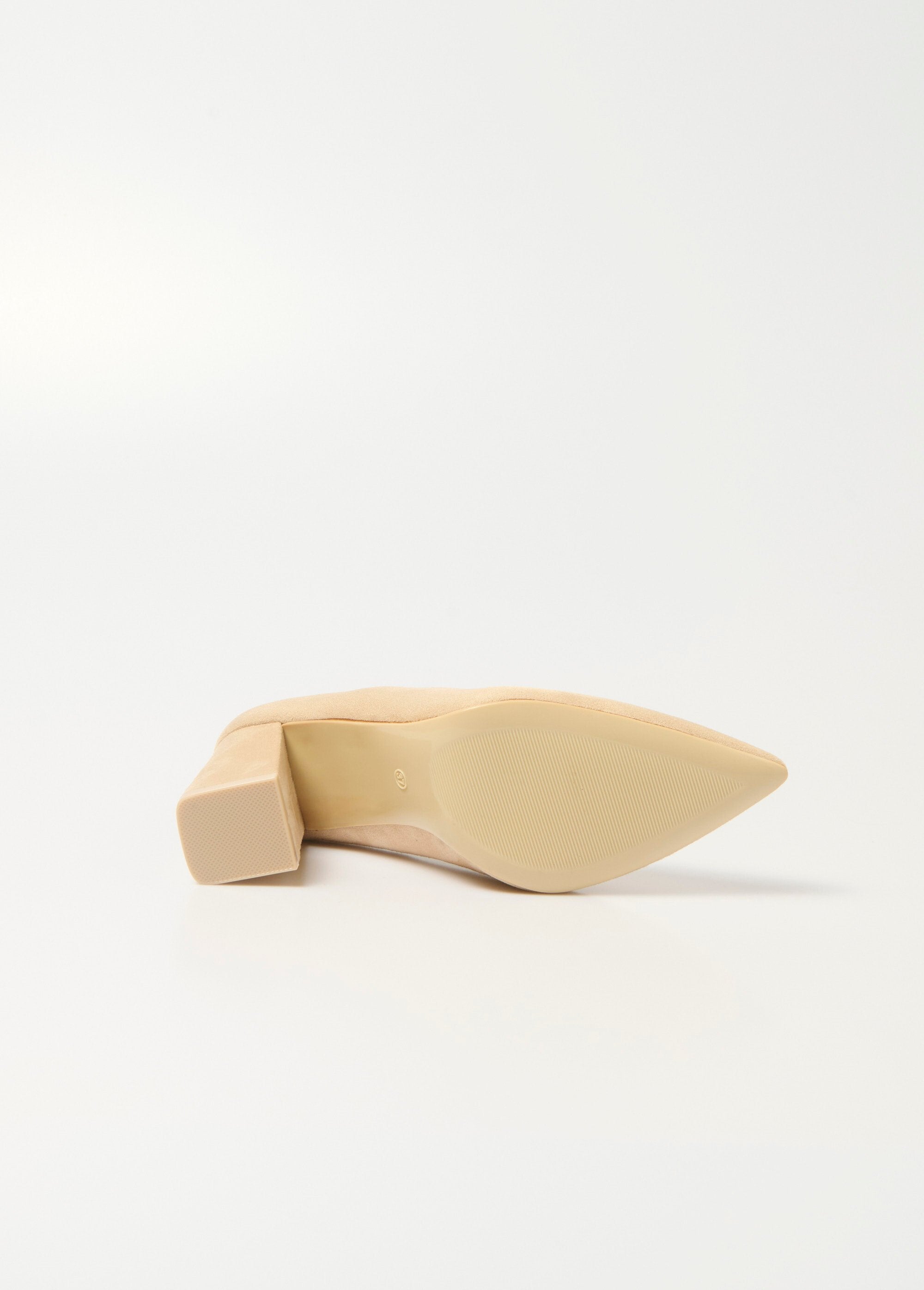 High_heel_pump_with_wide_suede_finish_Beige_UN1_slim