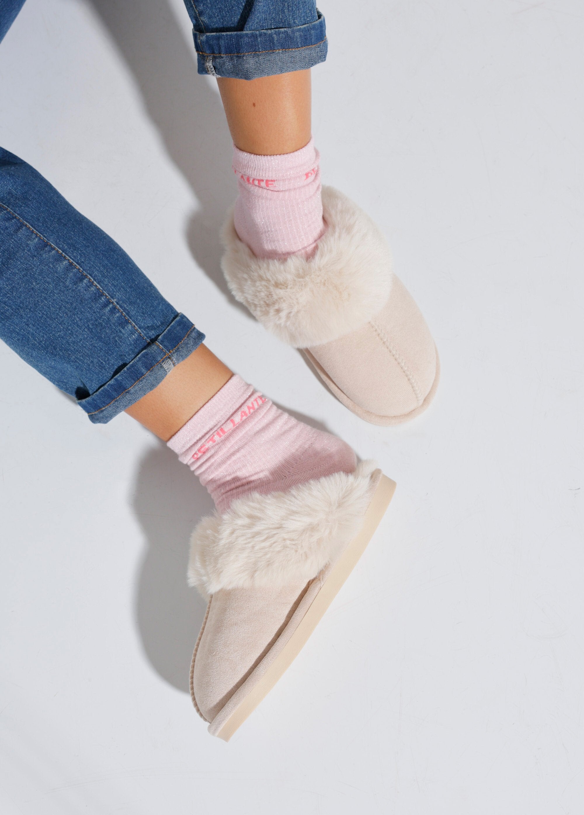 Mules_with_faux_fur_Beige_SF1_slim