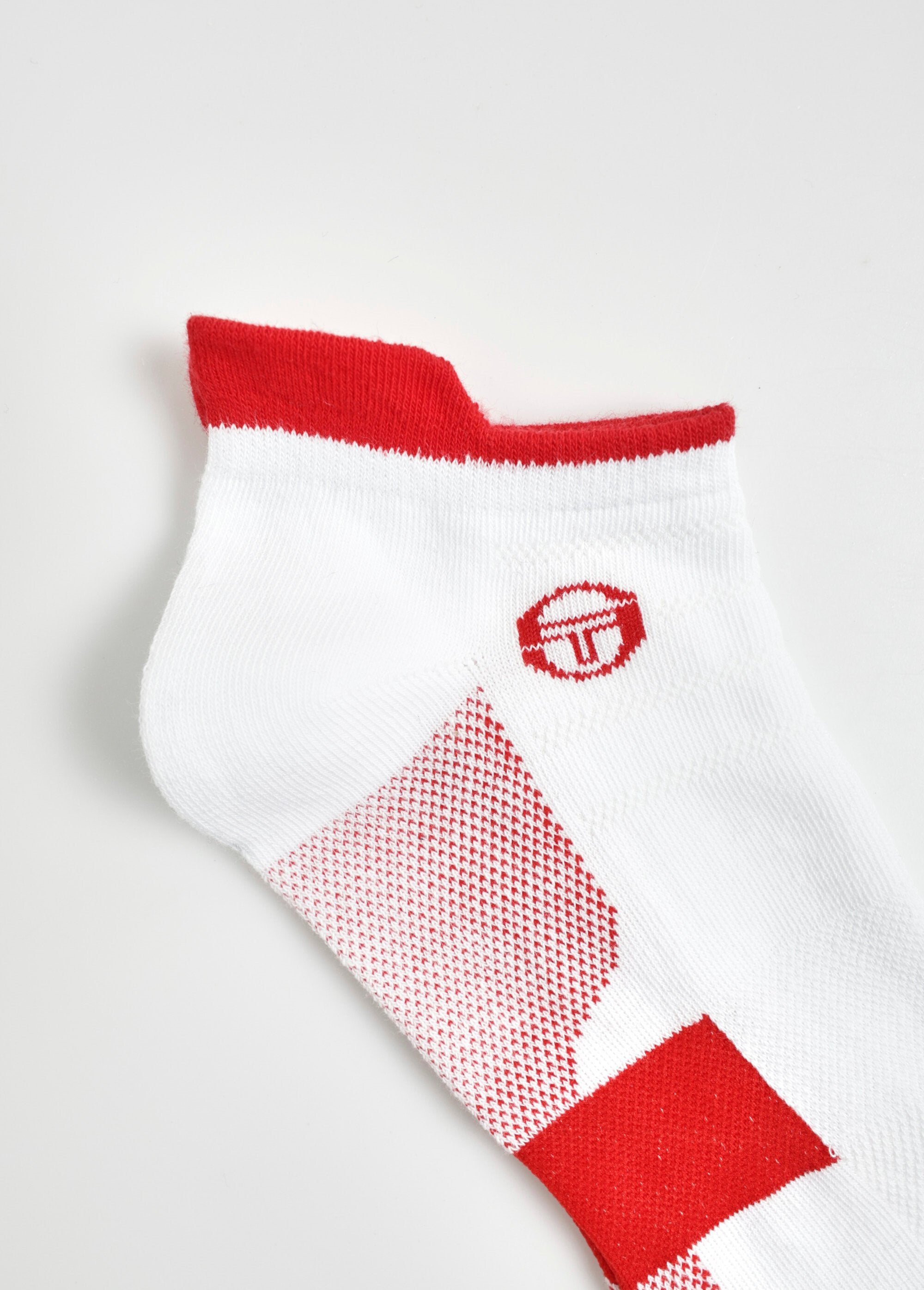 Pack_of_3_heel_detail_socks_Assorted_white_DE2_slim