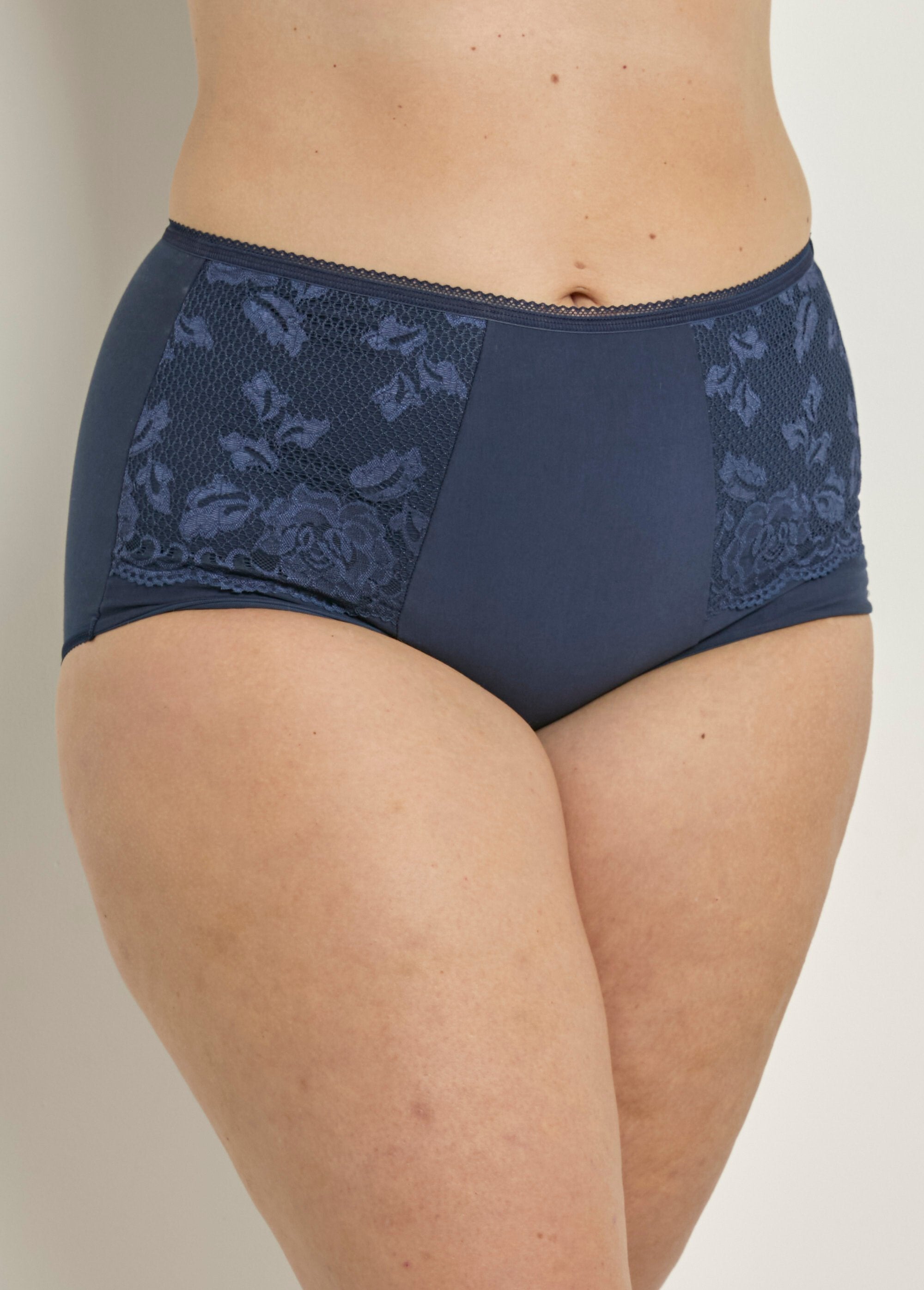 High-waisted_lace_panty_girdle_Marine_FA1_curvy