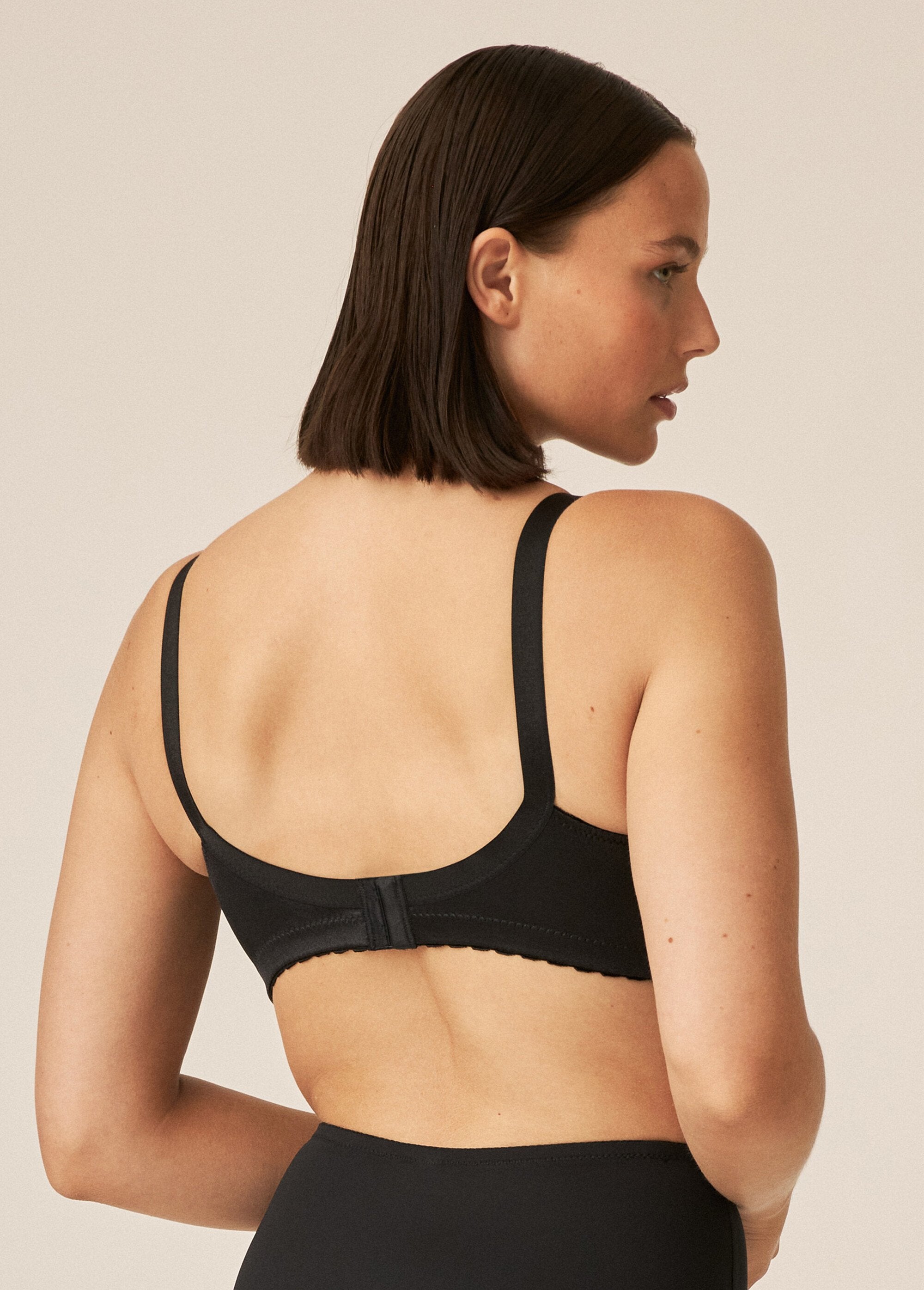 Non-wired_minimizer_bra_Black_DO1_slim