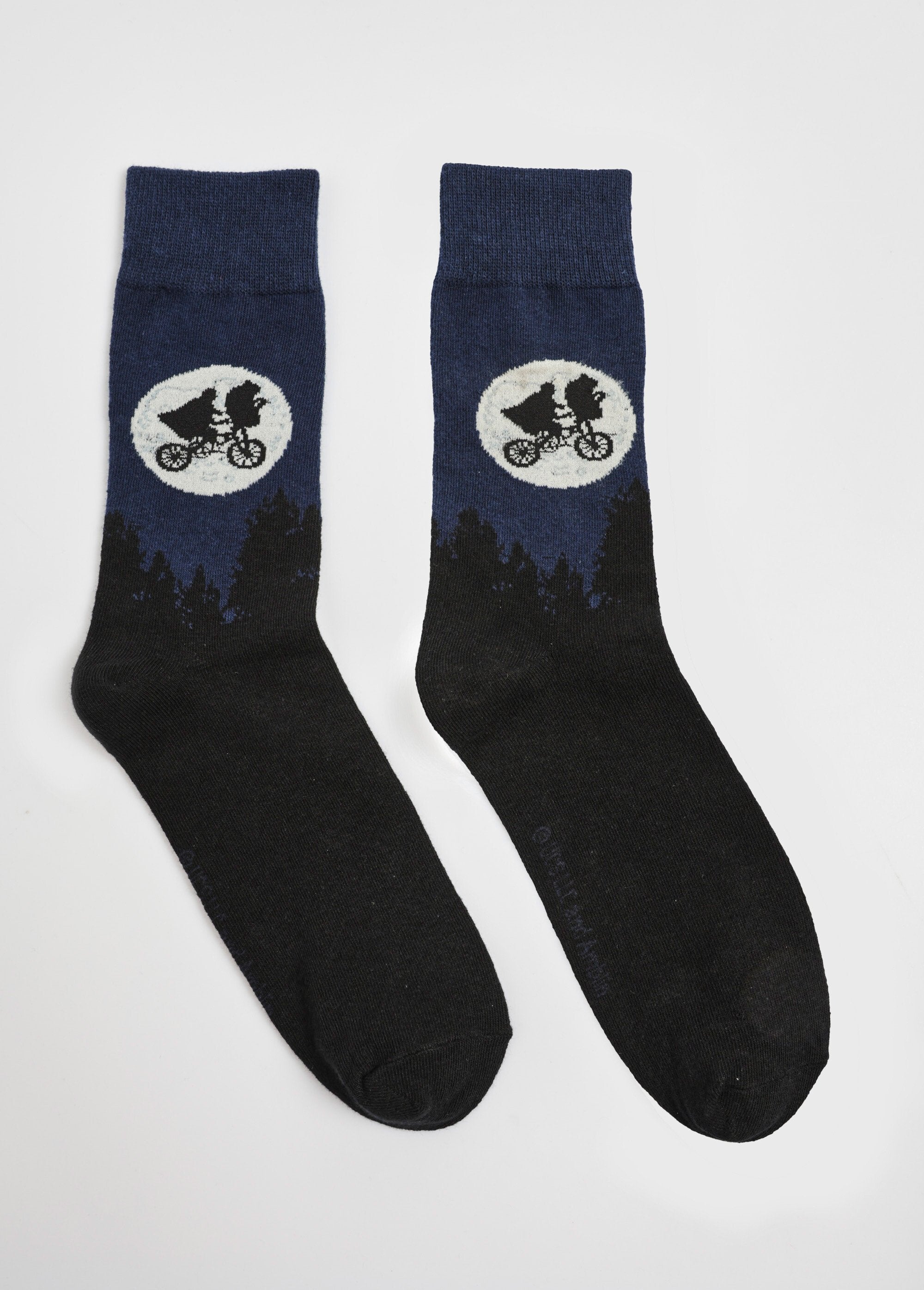 Pair_of_ET_license_socks_Blue_and_black_FA1_slim