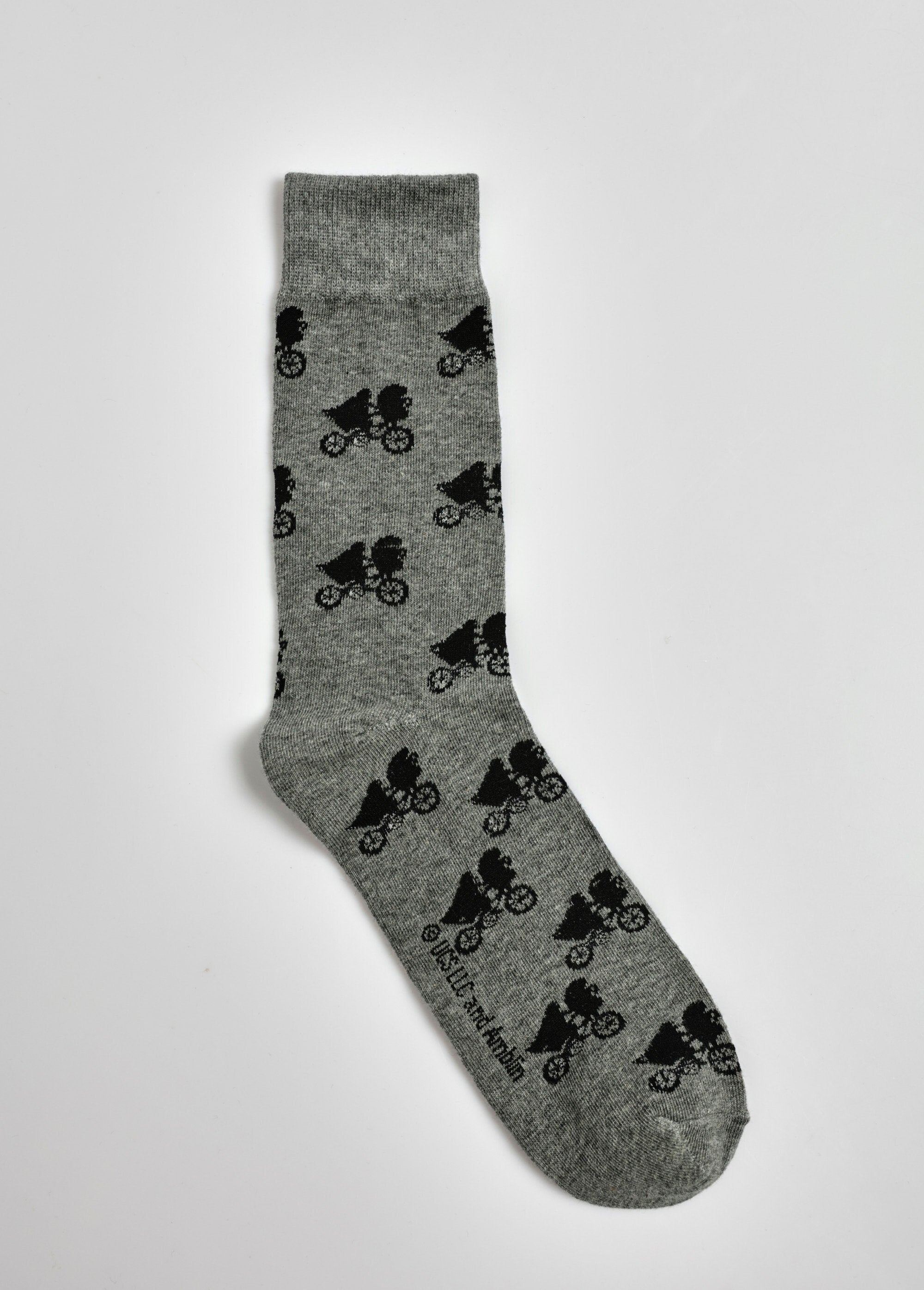 Pair_of_ET_license_socks_Dark_gray_DE1_slim