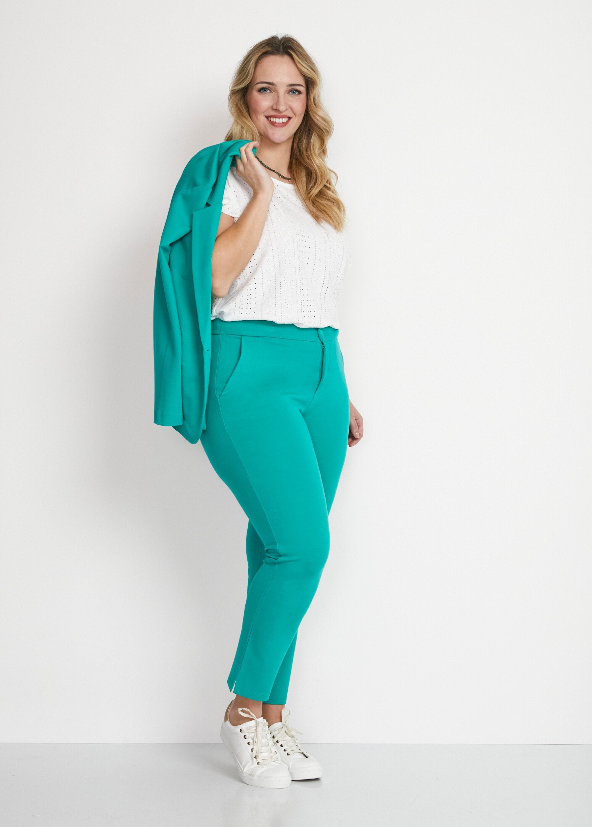 Milano_knit_7/8_straight_pants_Green_SF1_curvy