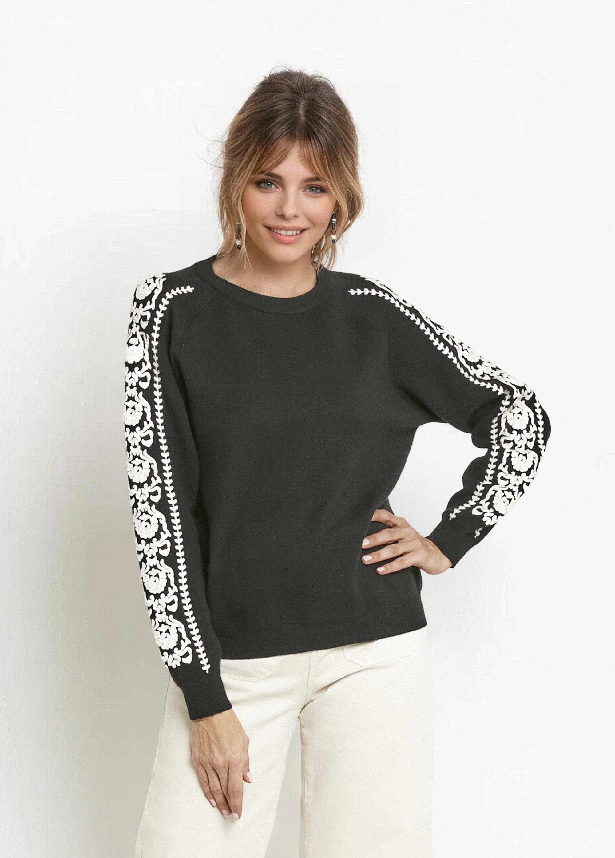Thick_knit_sweater_with_embroidered_sleeves_Black_FA1_slim