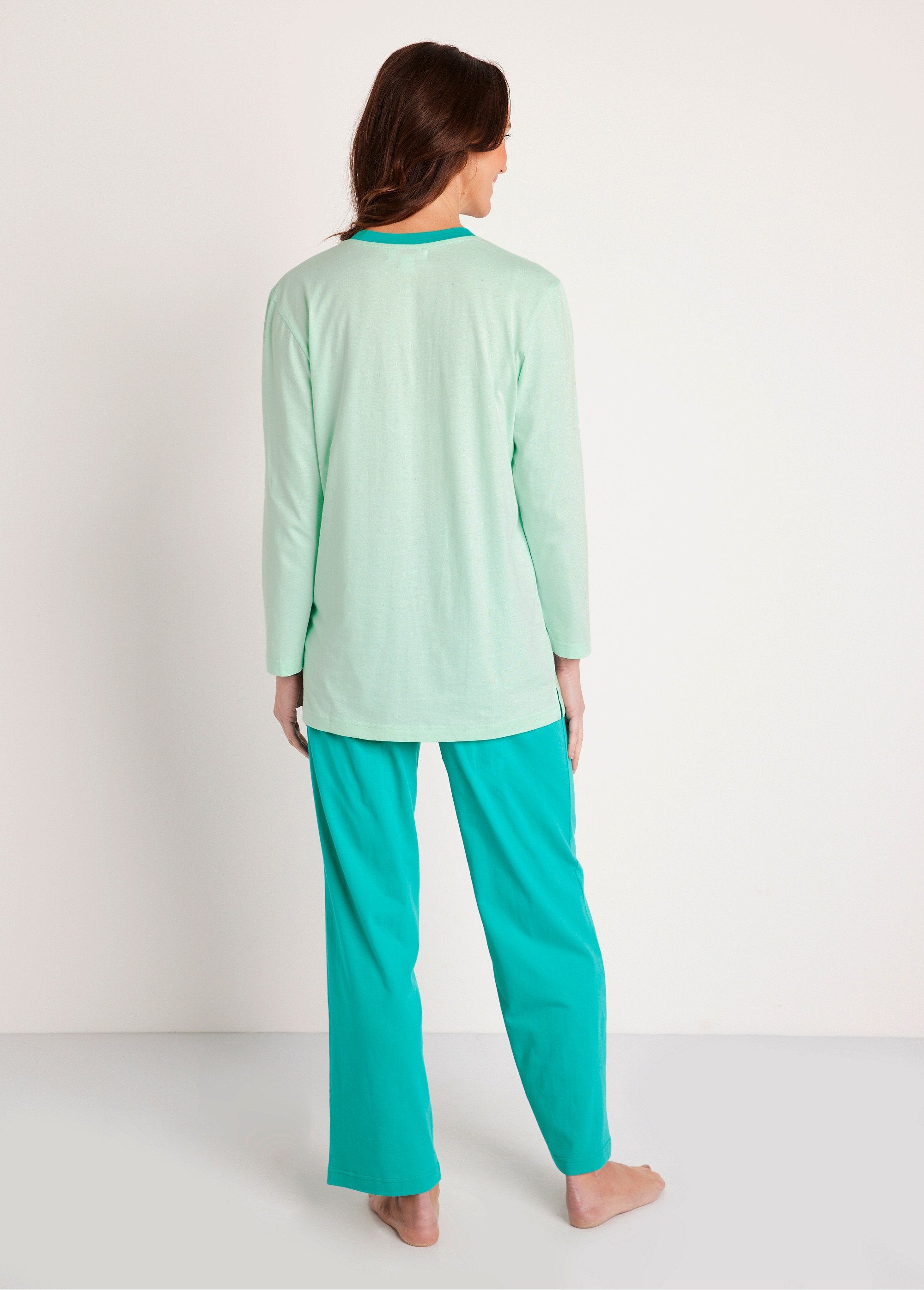 Buttoned_cotton_pajamas_with_exotic_pattern_Tropical_print_DO1_slim