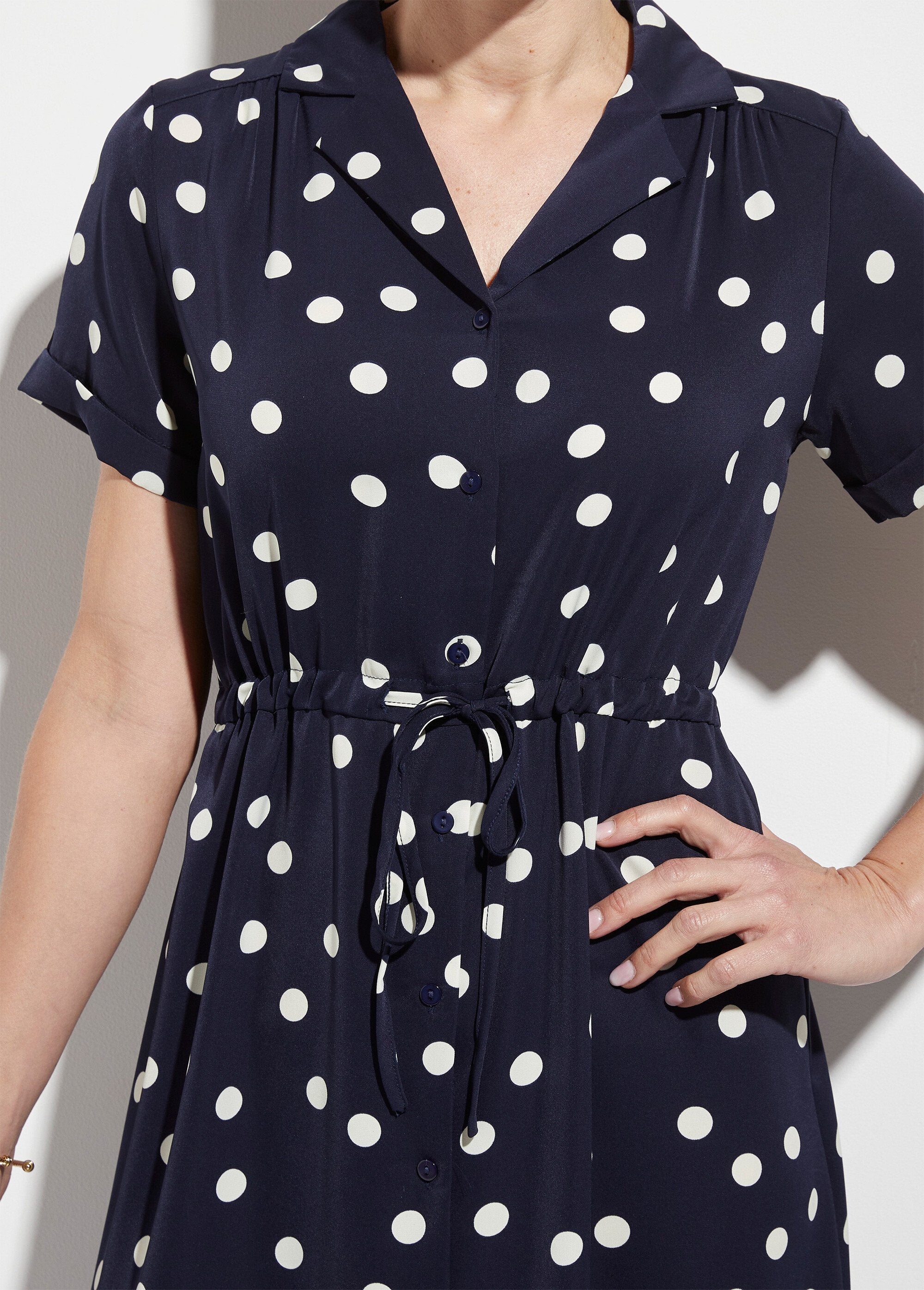 Long_polka_dot_shirt_dress_with_belt_Navy_peas_DE1_slim