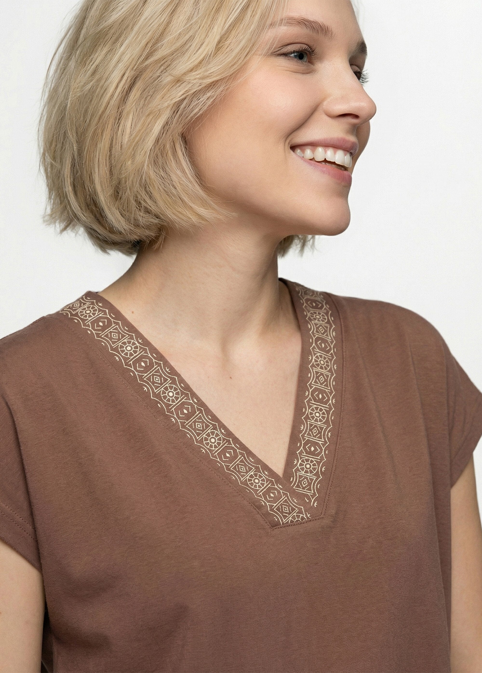 Short_loose_beach_dress_Brown_DE1_slim