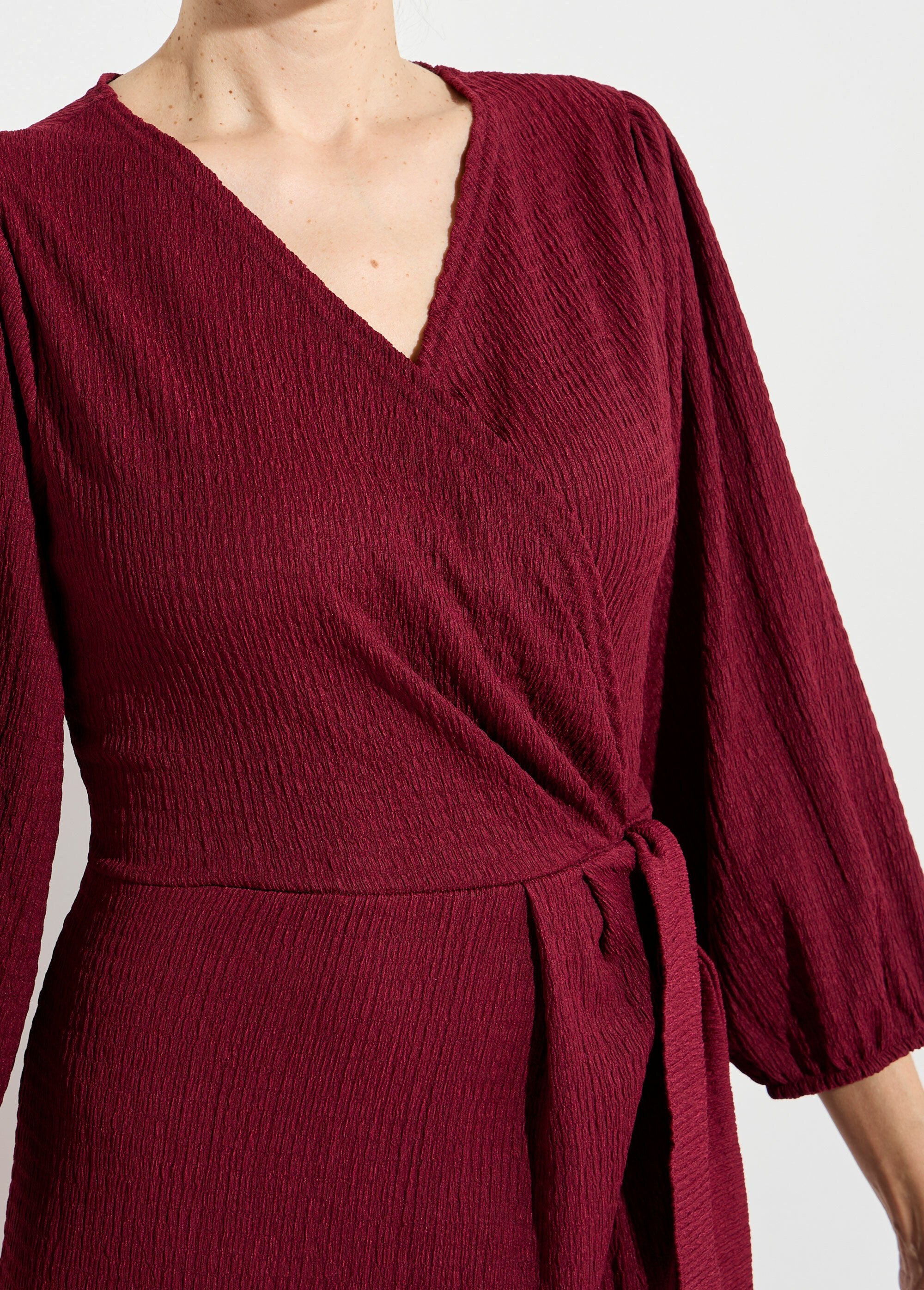 Waffle_knit_wrap_dress_Bordeaux_DE1_slim