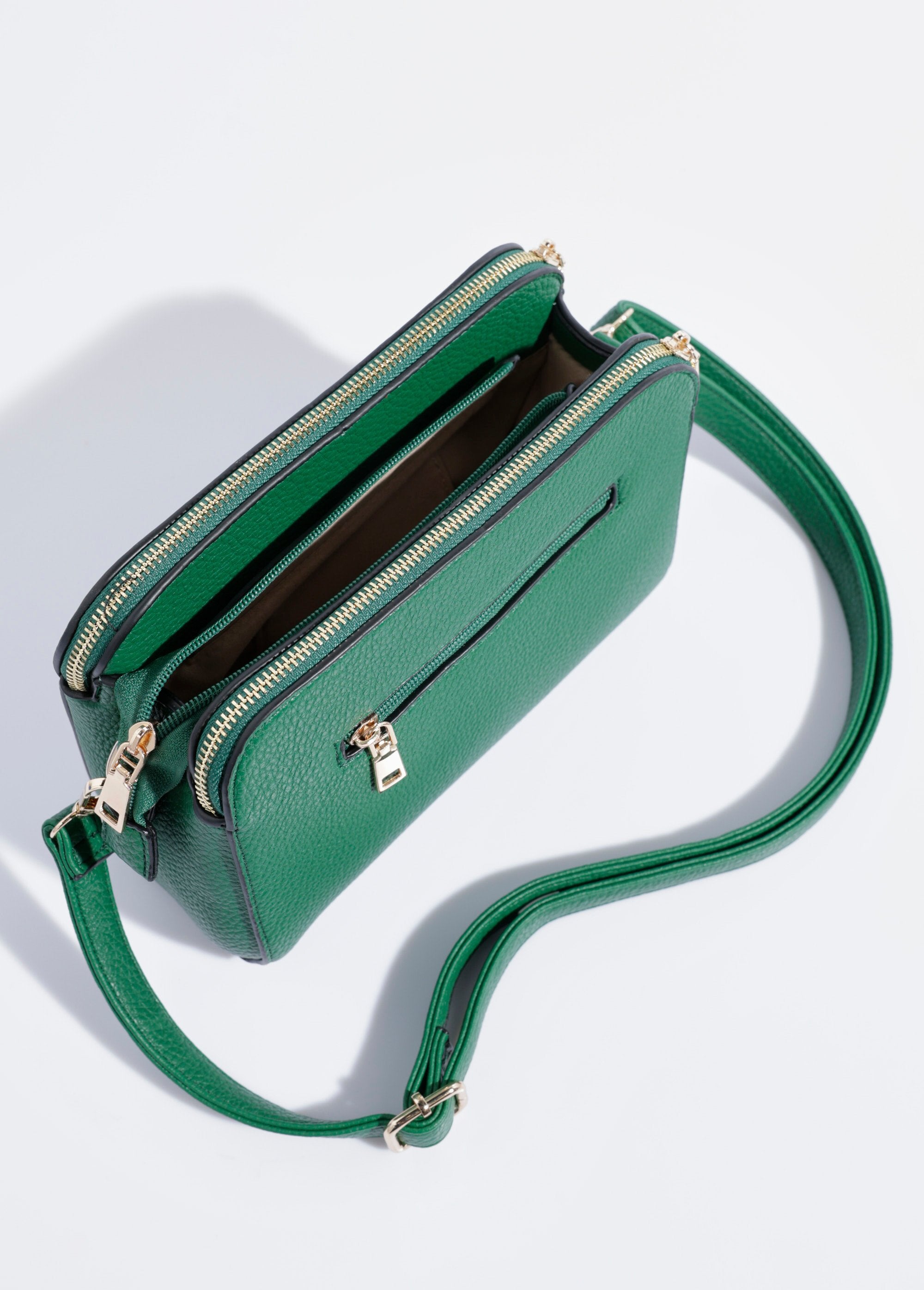Compact_multi-pocket_bag_with_metal_detail_Green_DE1_slim
