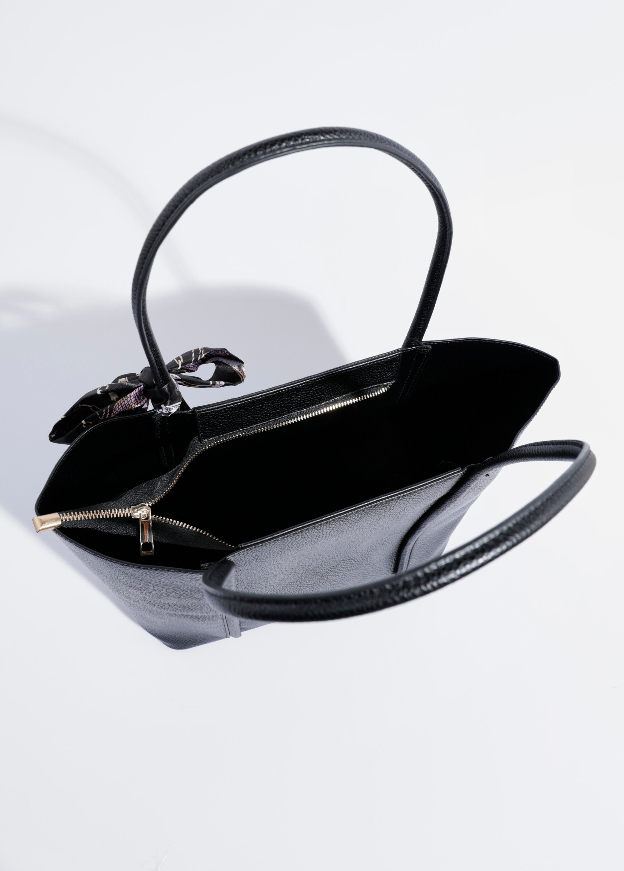 Shopping_bag_with_short_handles_+_scarf_Black_DE1_slim