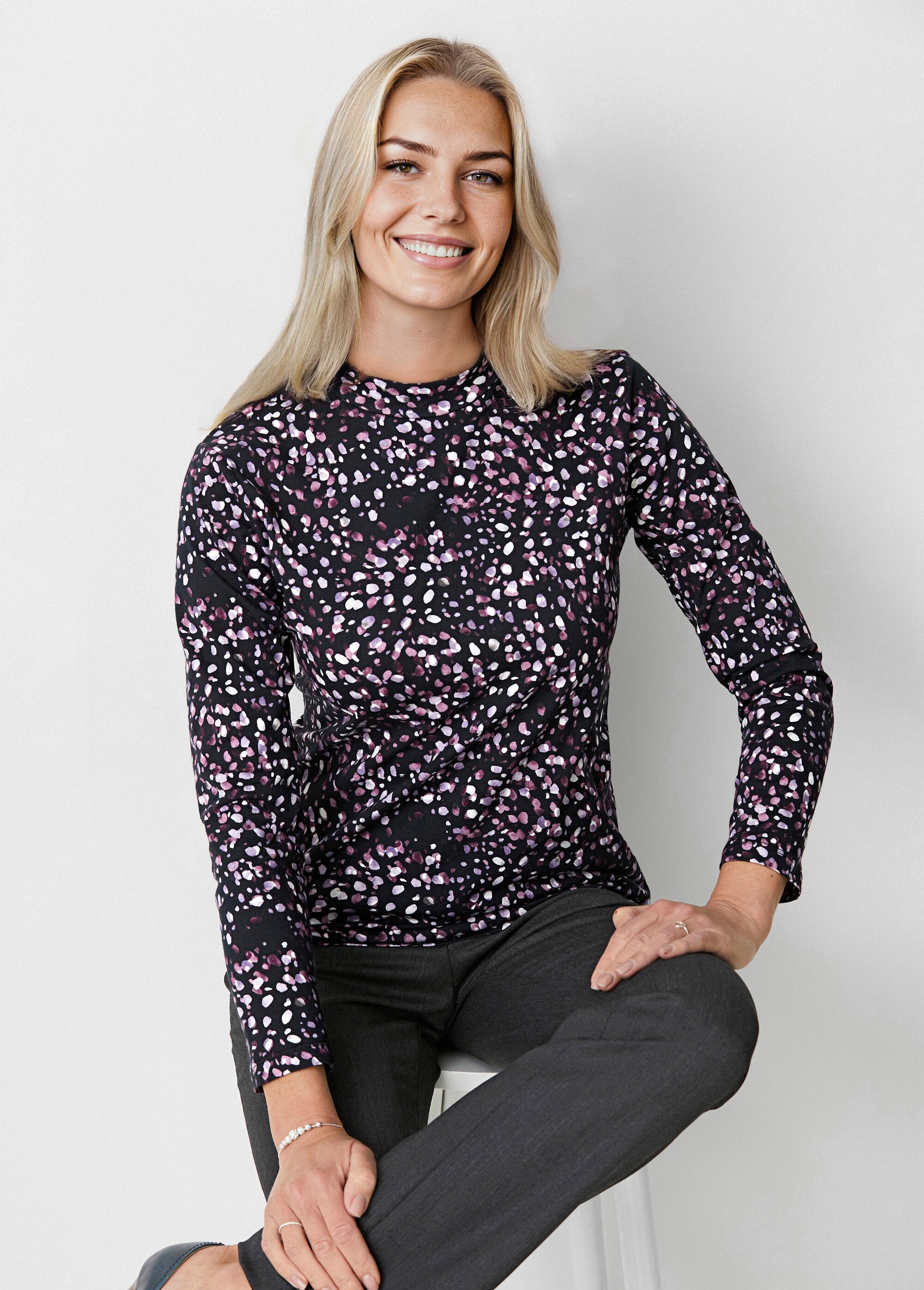 Long_supple_soft_knit_undershirt_Lilac_print_FA1_slim