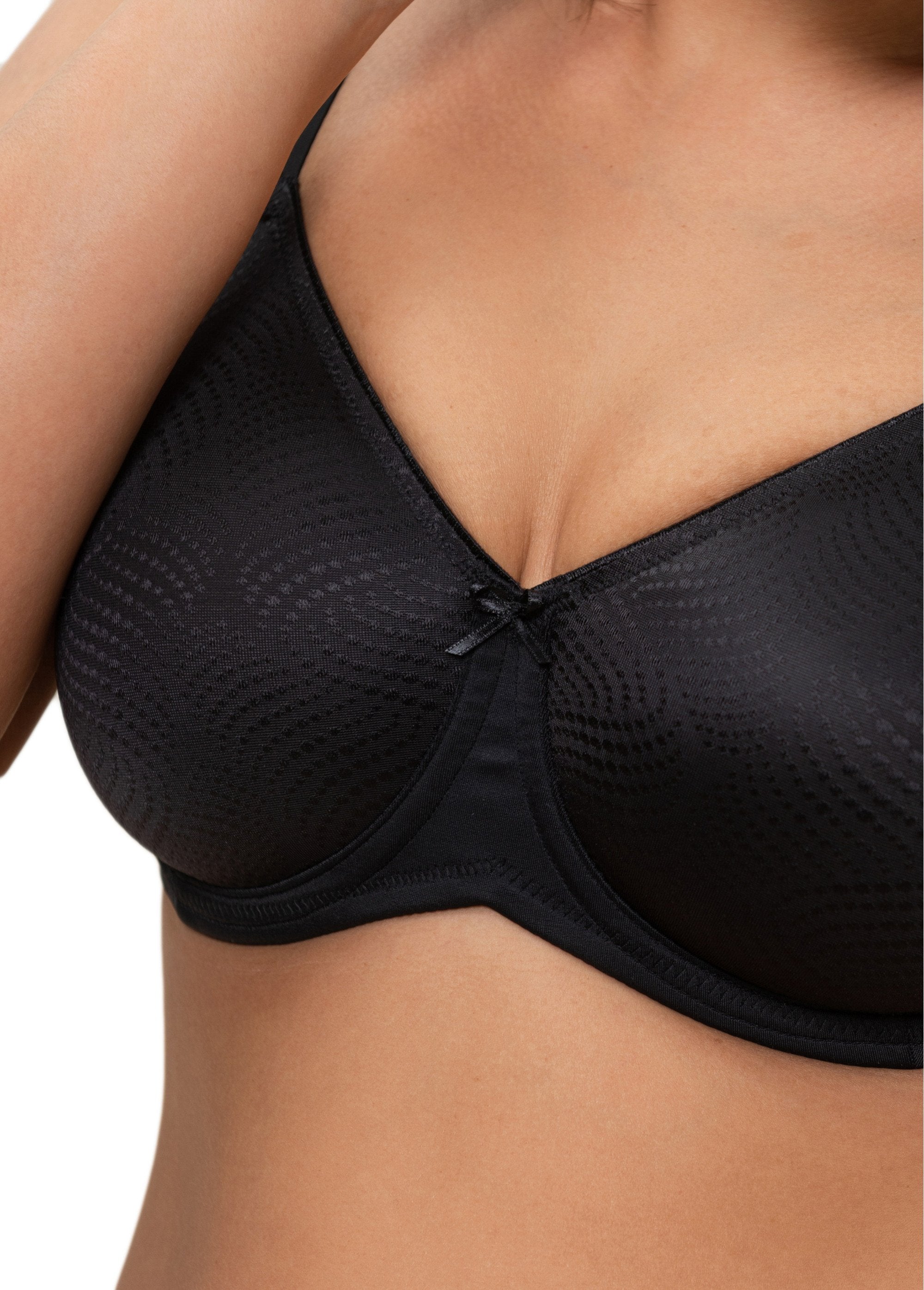 Minimizer_underwire_bra_Black_DE2_curvy