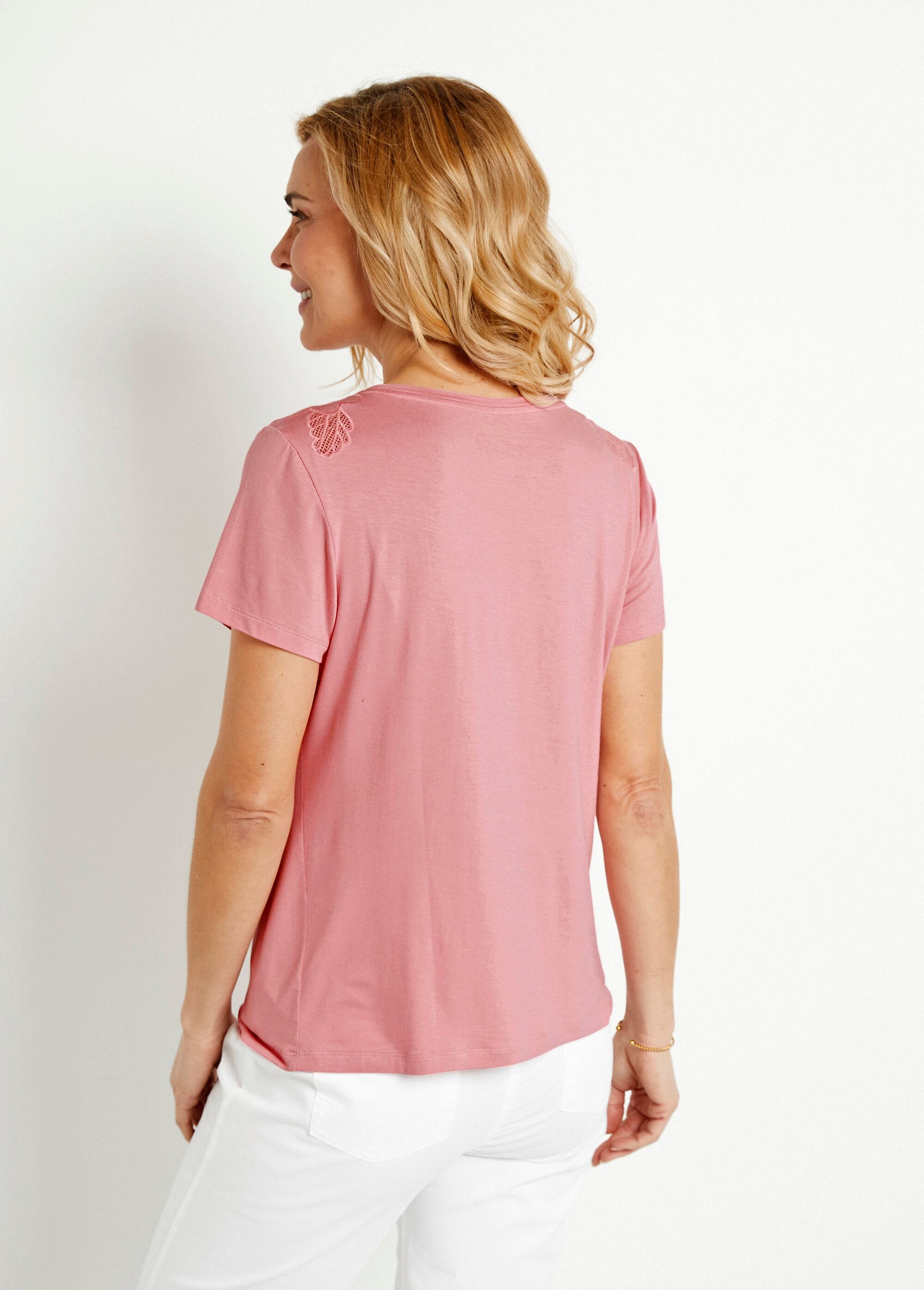 Openwork_embroidered_cotton_round_neck_T-shirt_Pink_DO1_slim