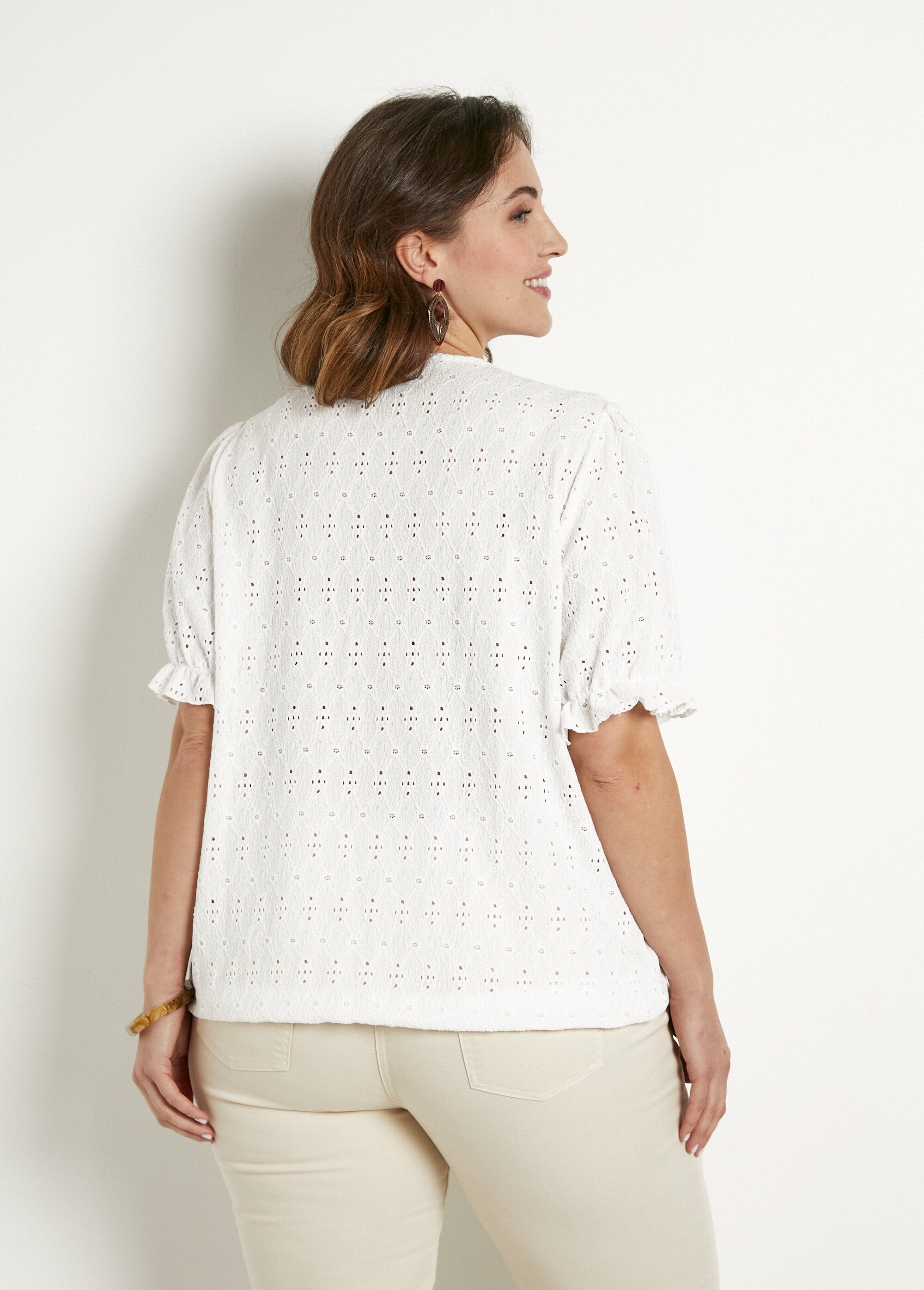 Embroidered_blouse_wrap-over_t-shirt_White_DO1_curvy