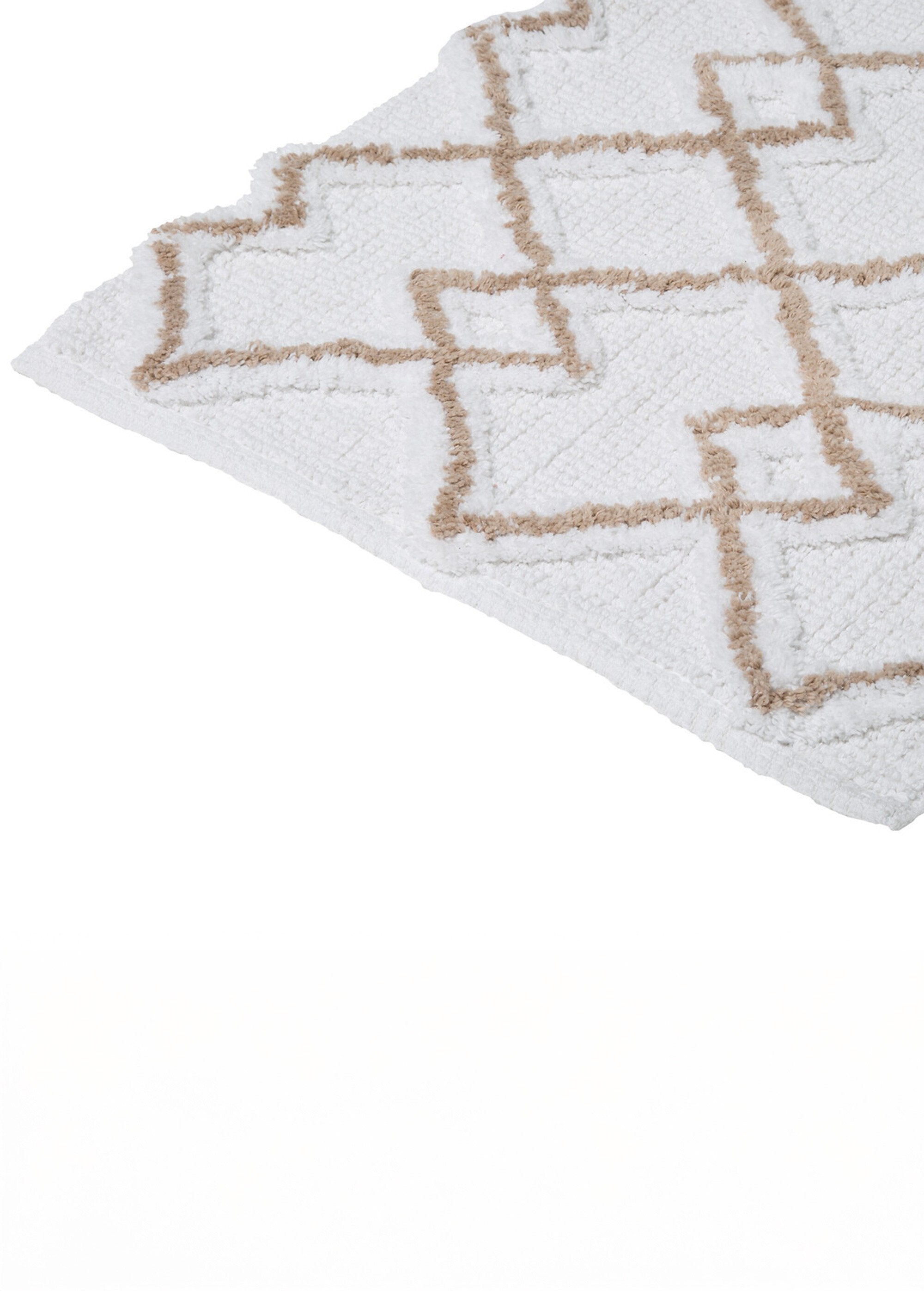 Ethnic-inspired_bathroom_rug_White_and_beige_DE1_slim