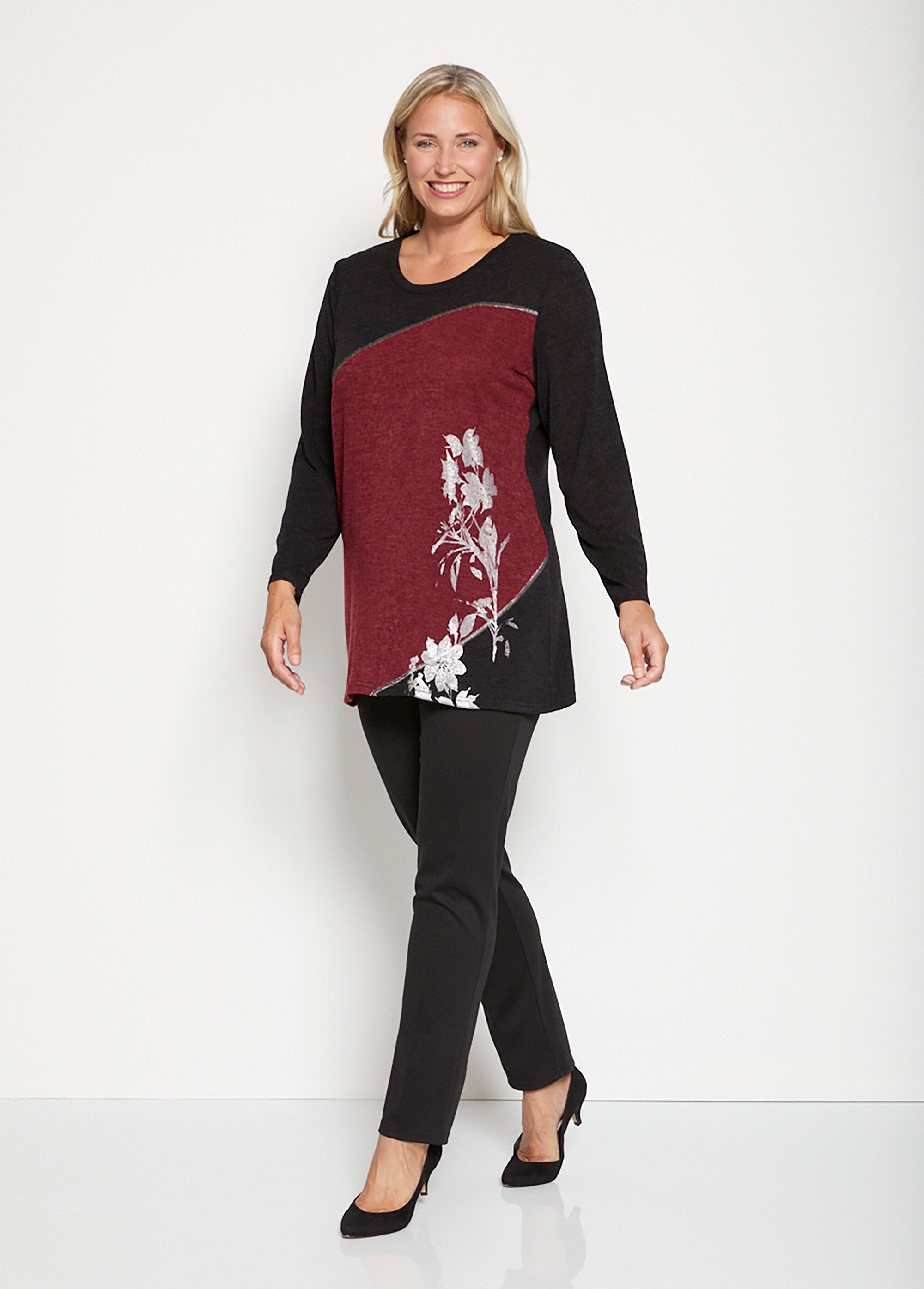 Long_stretch_floral_T-shirt_Black_and_burgundy_SF1_curvy