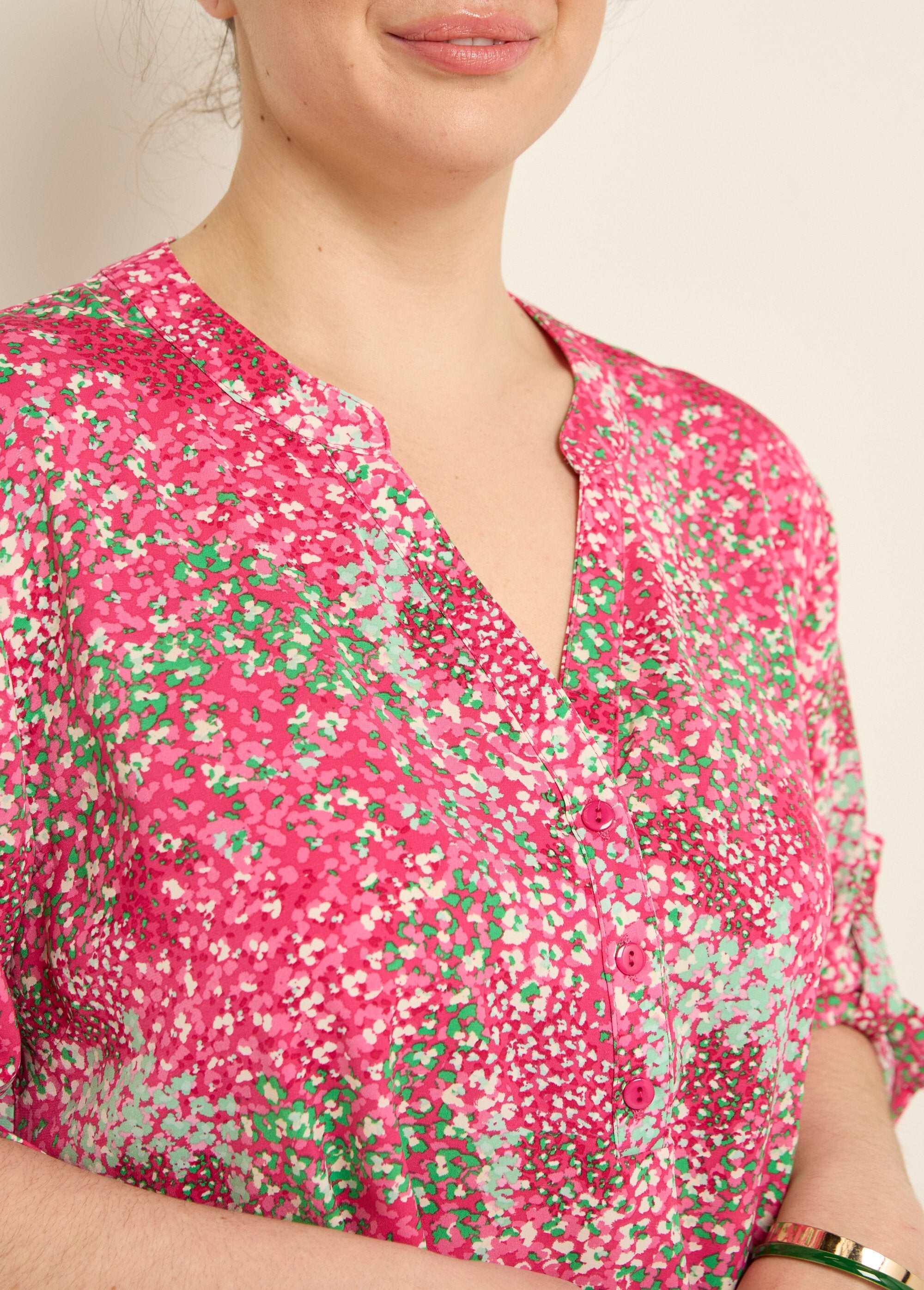 Long-sleeved_floral_V-neck_tunic_Rose_prints_DE1_curvy