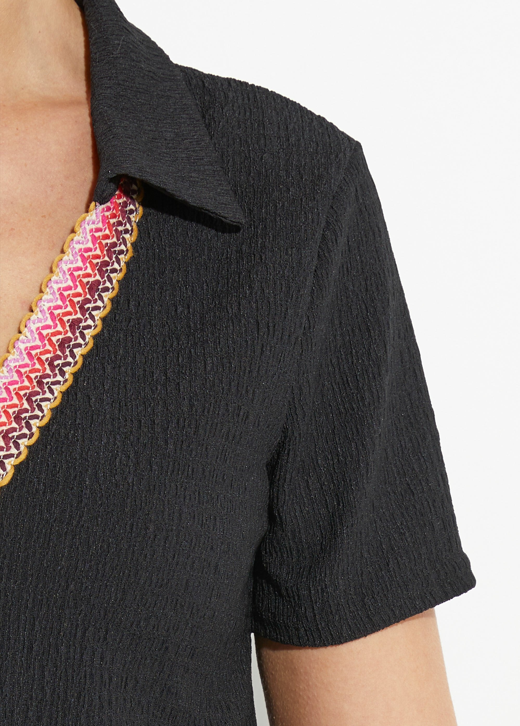 fancy_V-neck_waffle_tunic_Black_DE2_slim