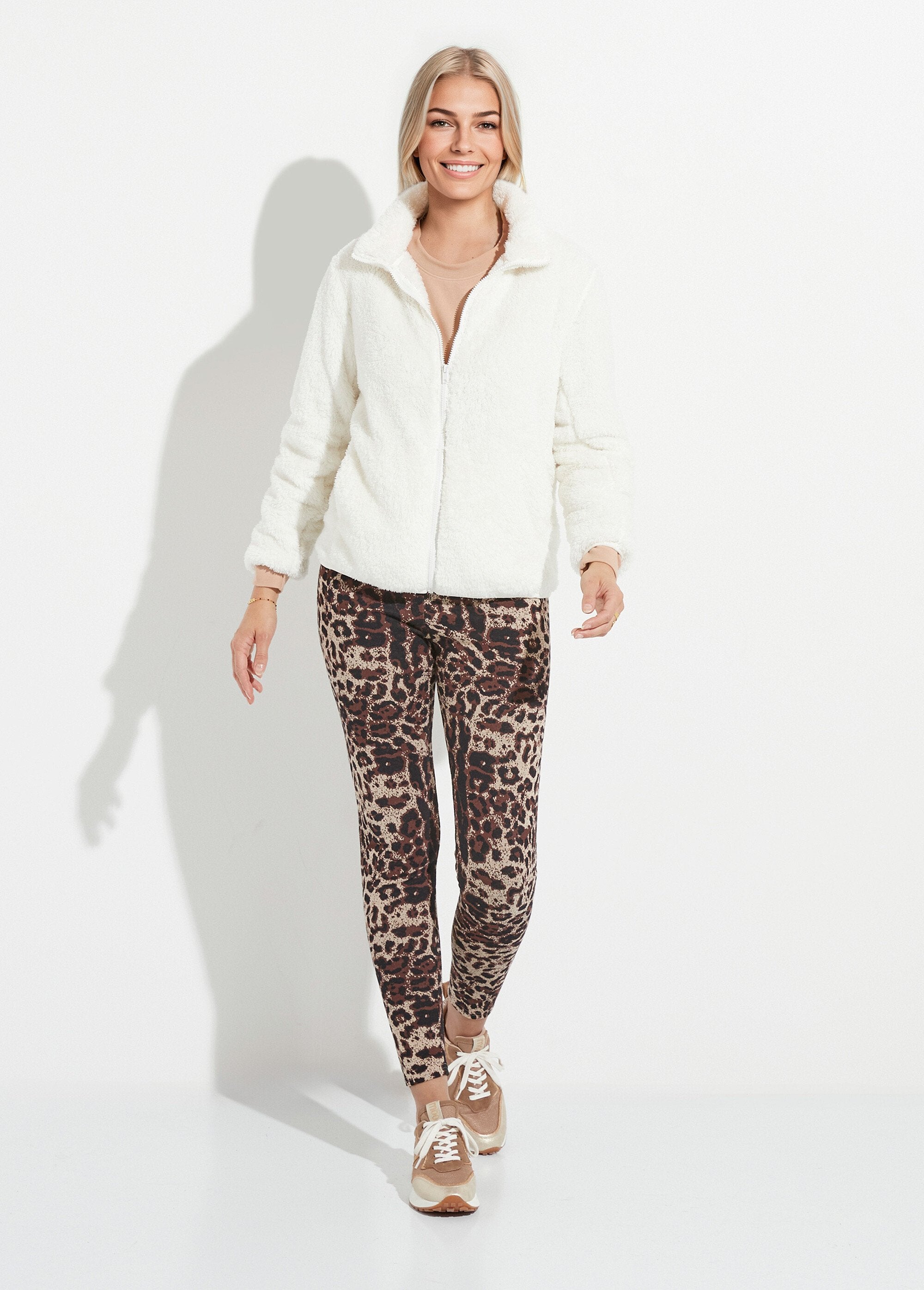 Faux_fur_jacket_with_high_collar_and_long_sleeves_Ecru_SF1_slim