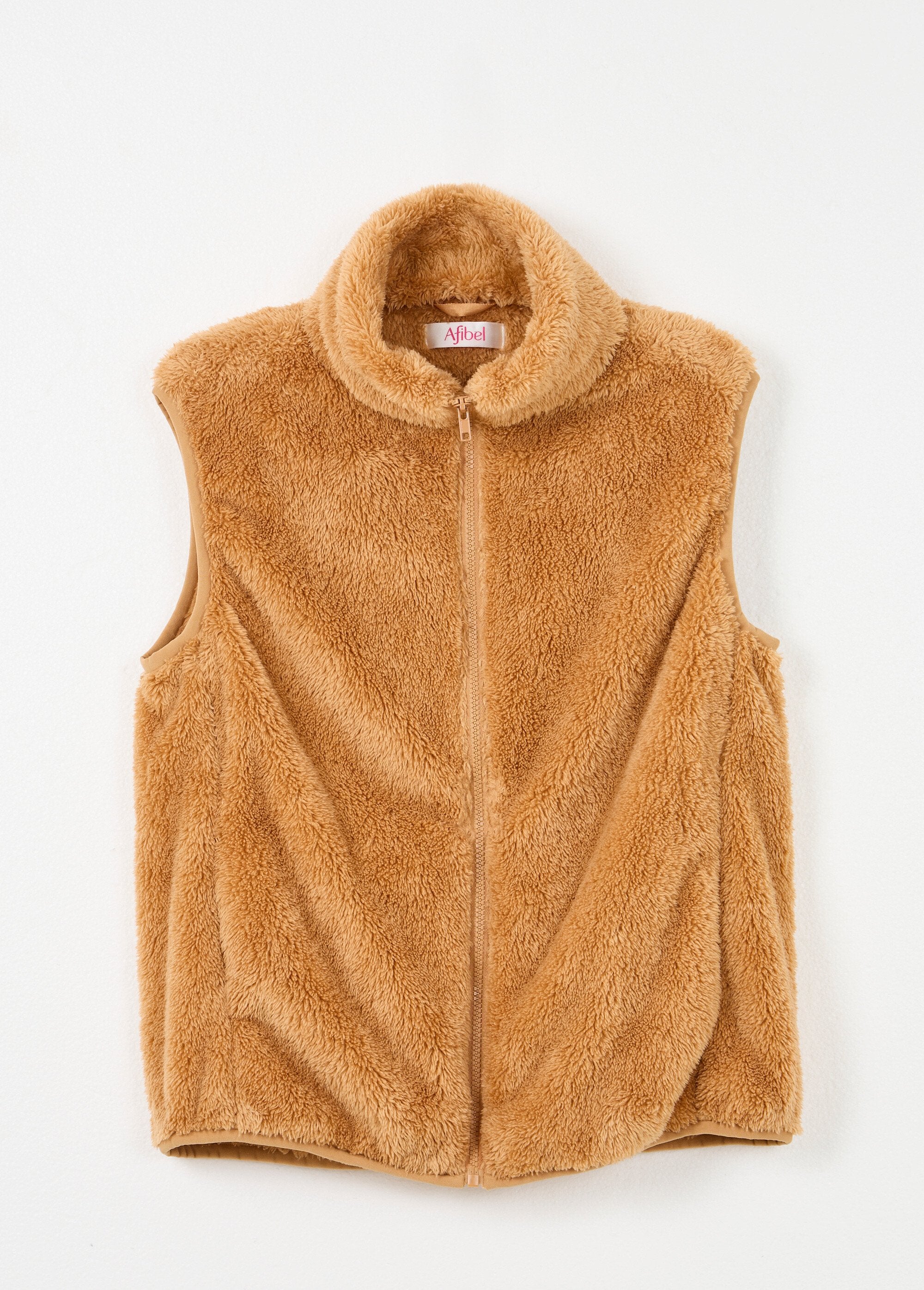 Sleeveless_faux_fur_jacket_with_stand-up_collar_Chamois_AP1_slim