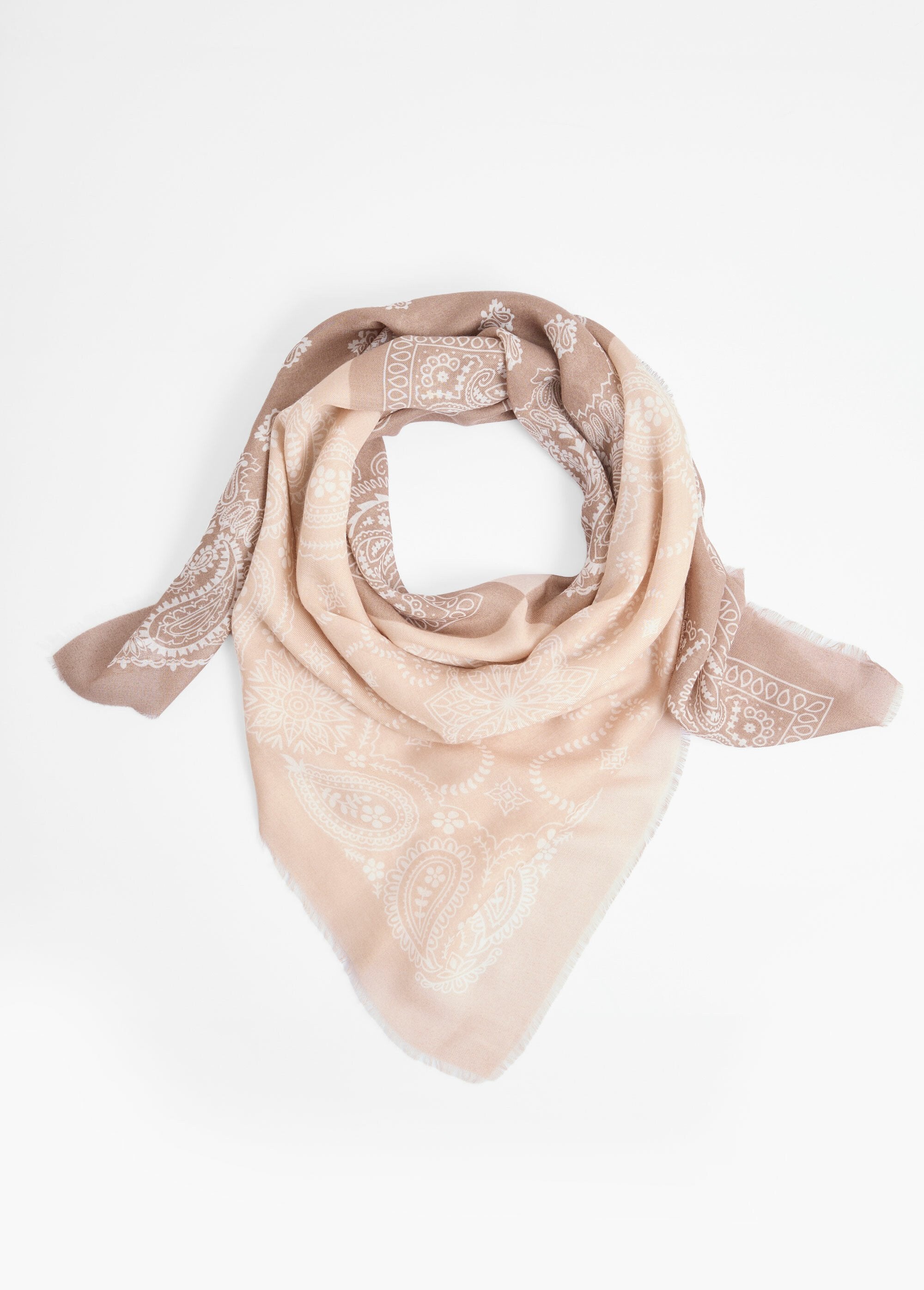 Square_scarf,_gradient_bandana_pattern_Beige_FA1_slim