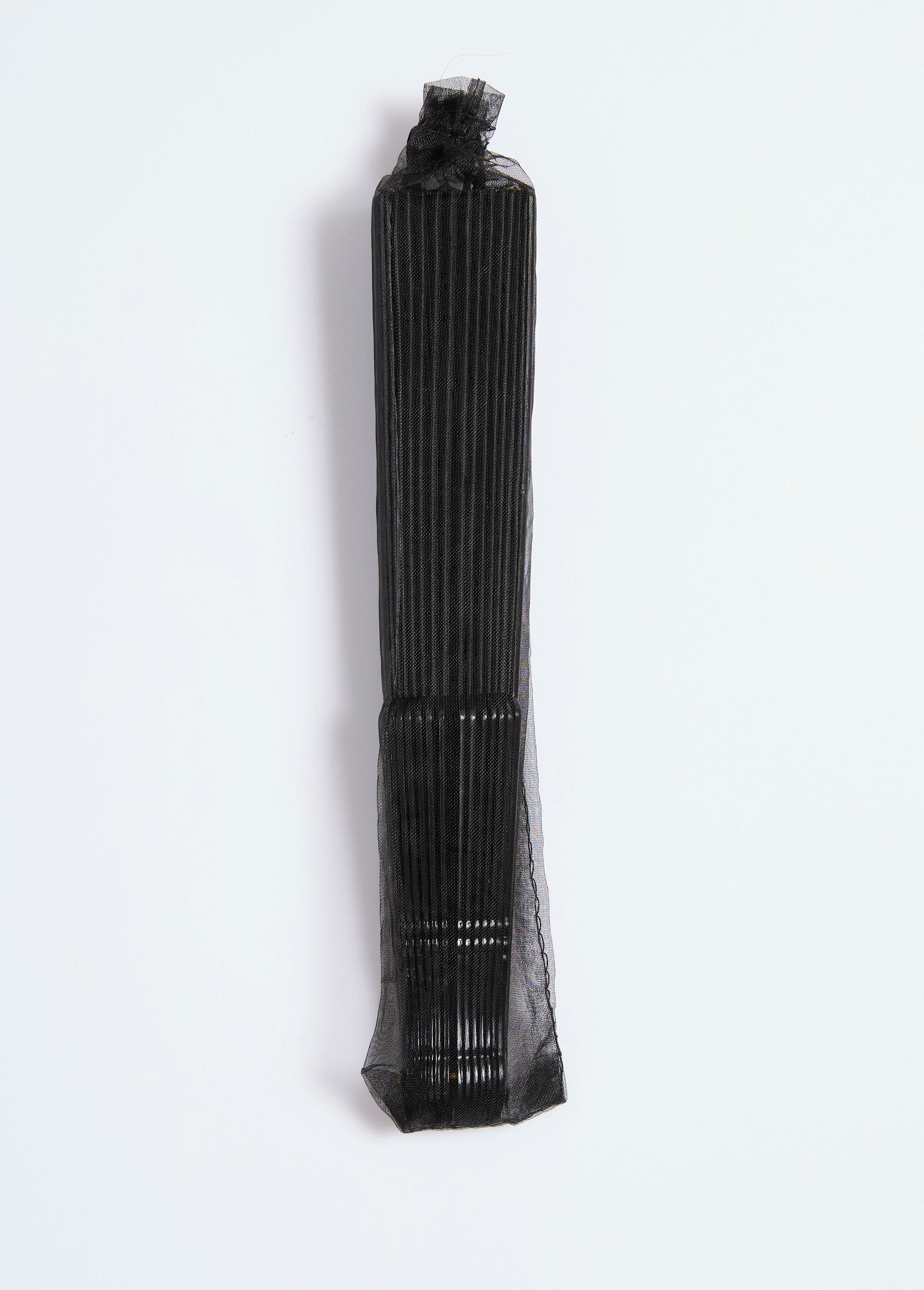 Fan_and_organza_pouch_Black_DE2_slim