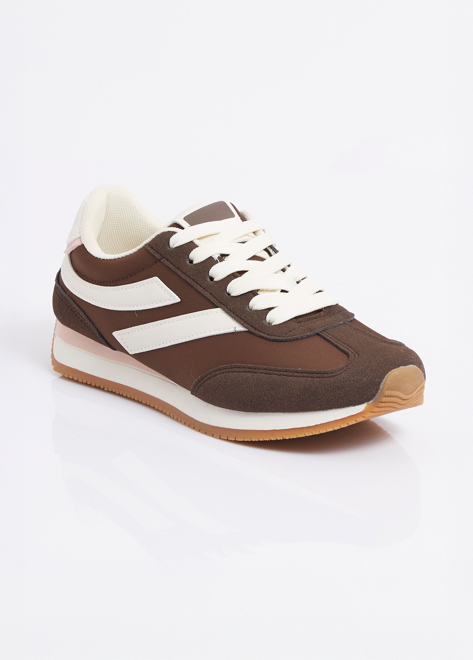 Sporty-looking_sneakers_+_fancy_laces_Brown_FA1_slim