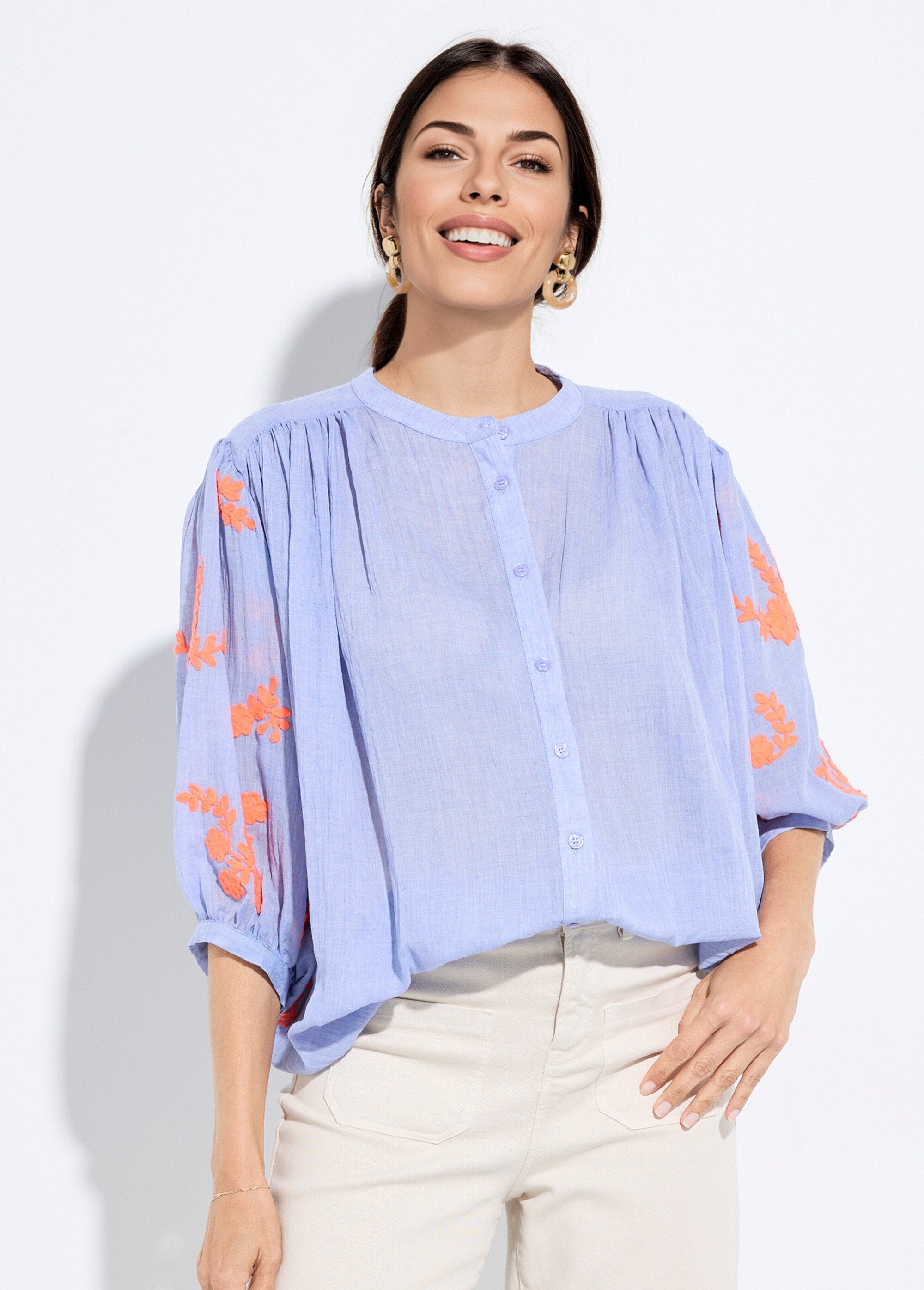 Chambray_blouse_with_contrasting_embroidery_Blue_FA1_slim
