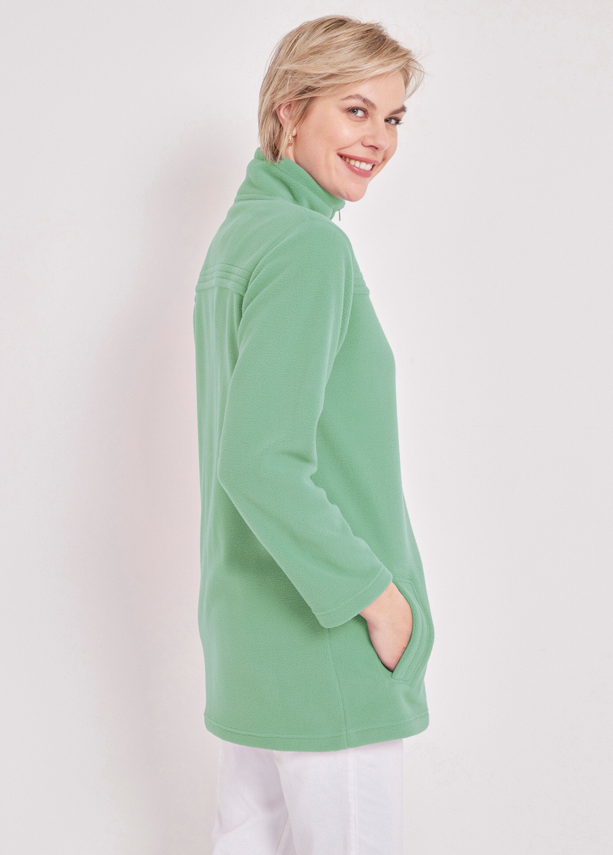 Long-sleeved_zipped_fleece_jacket_Almond_green_DR1_slim