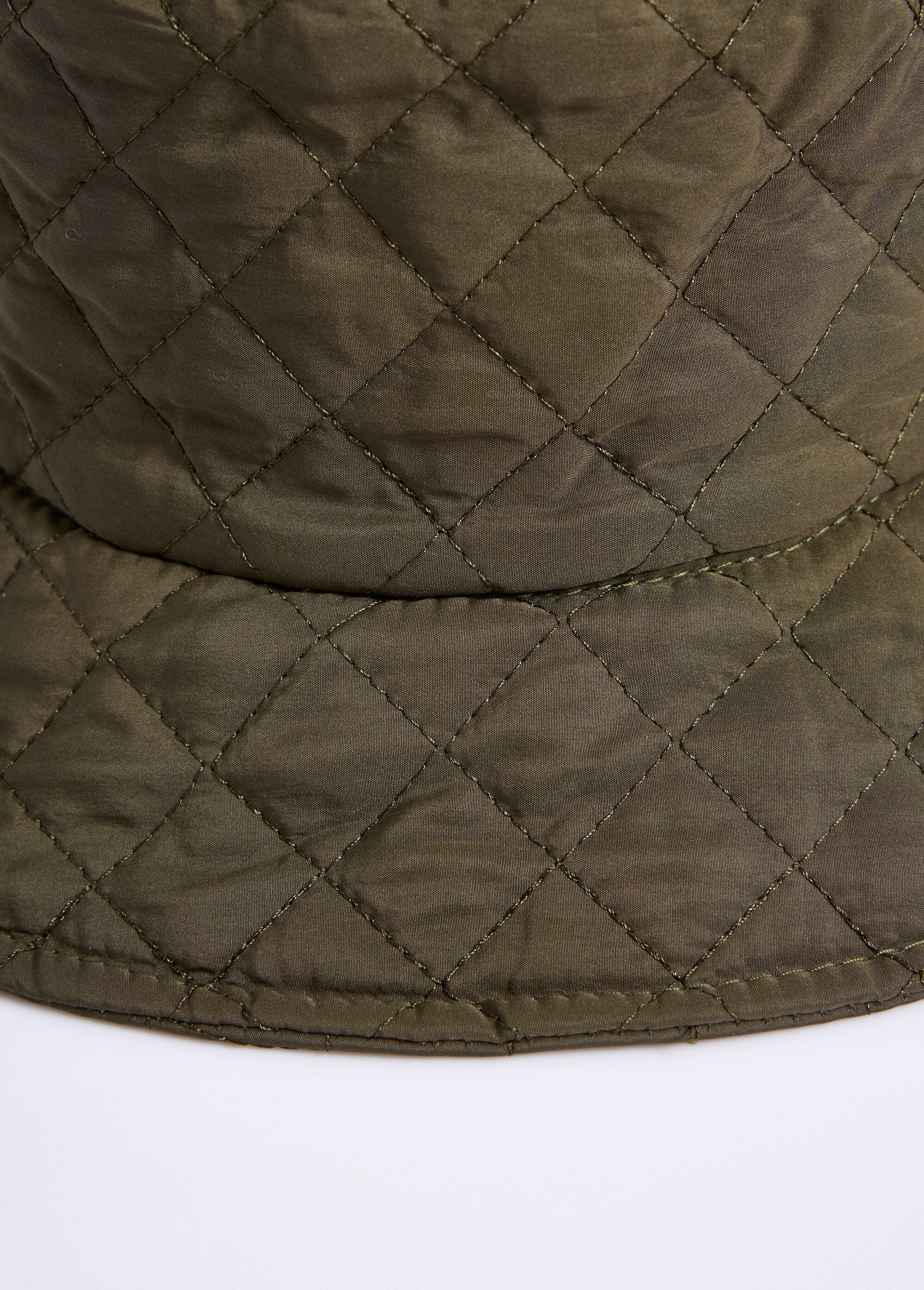 Quilted_bob_with_stitching_Khaki_DE1_slim