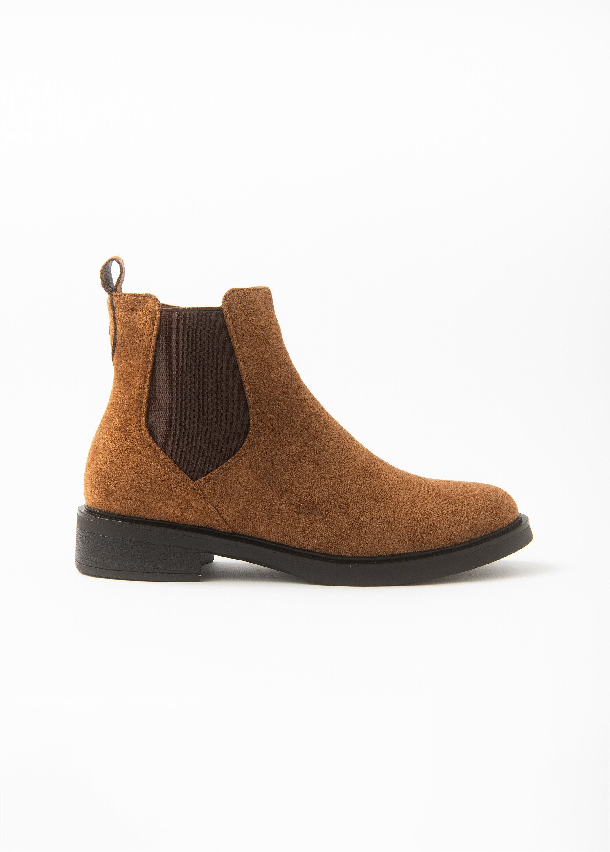 Beige_Chelsea_boots_with_elasticated_sides_camel_DR1_slim