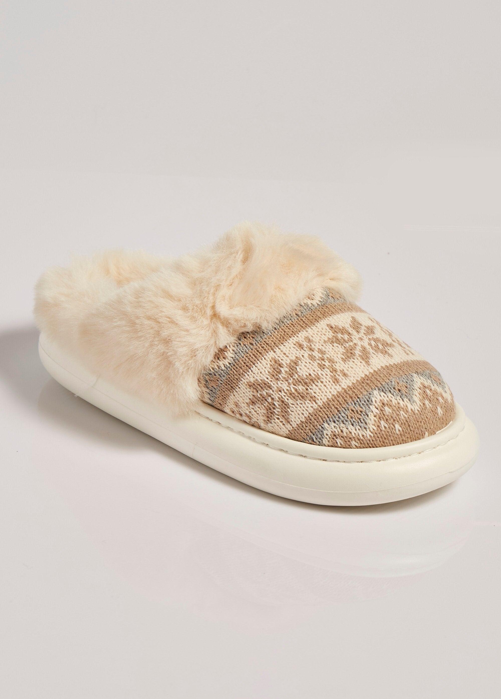 Chaussons_fourrure_et_jacquard_thème_Noël_Beige_FA1_slim