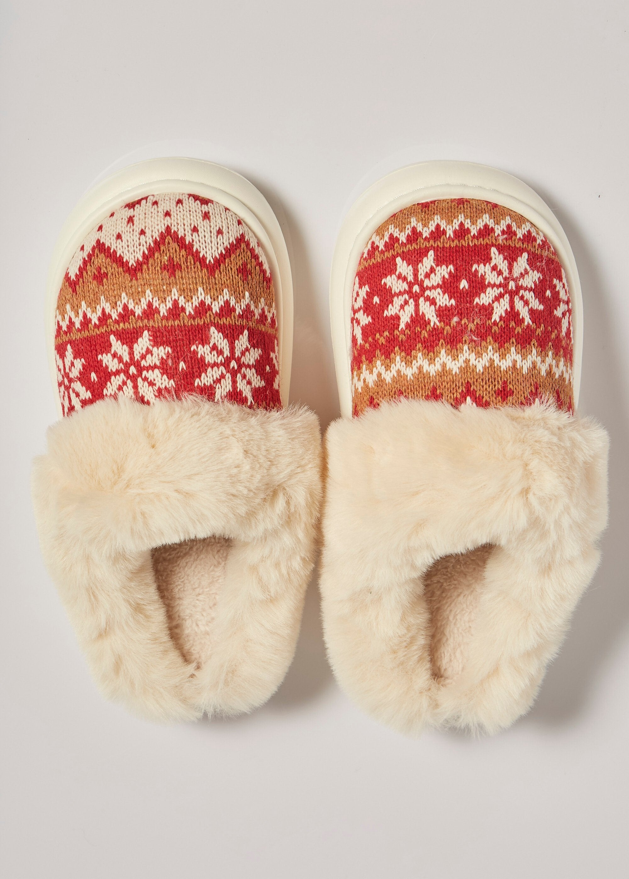 Christmas-themed_fur_and_jacquard_slippers_Red_OV1_slim