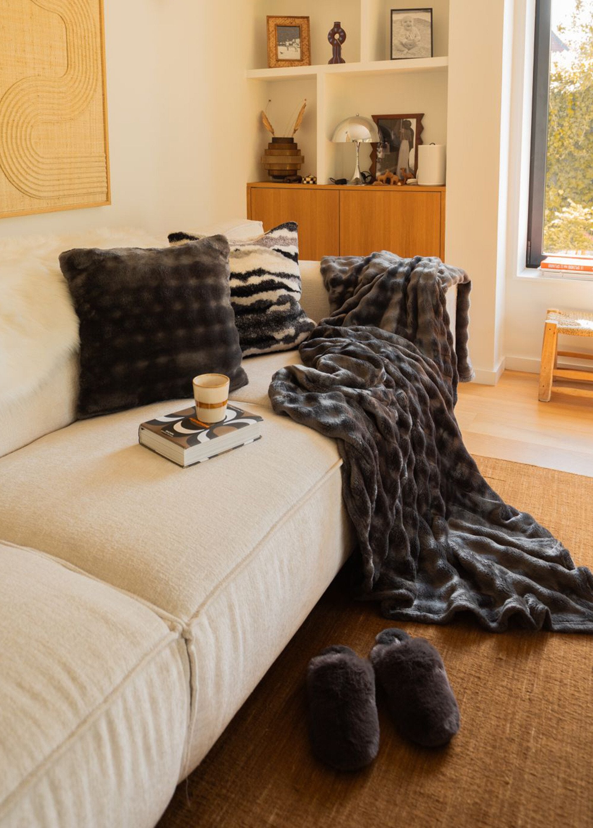 Warm_soft_fur_mule_slippers_Gray_SF1_slim