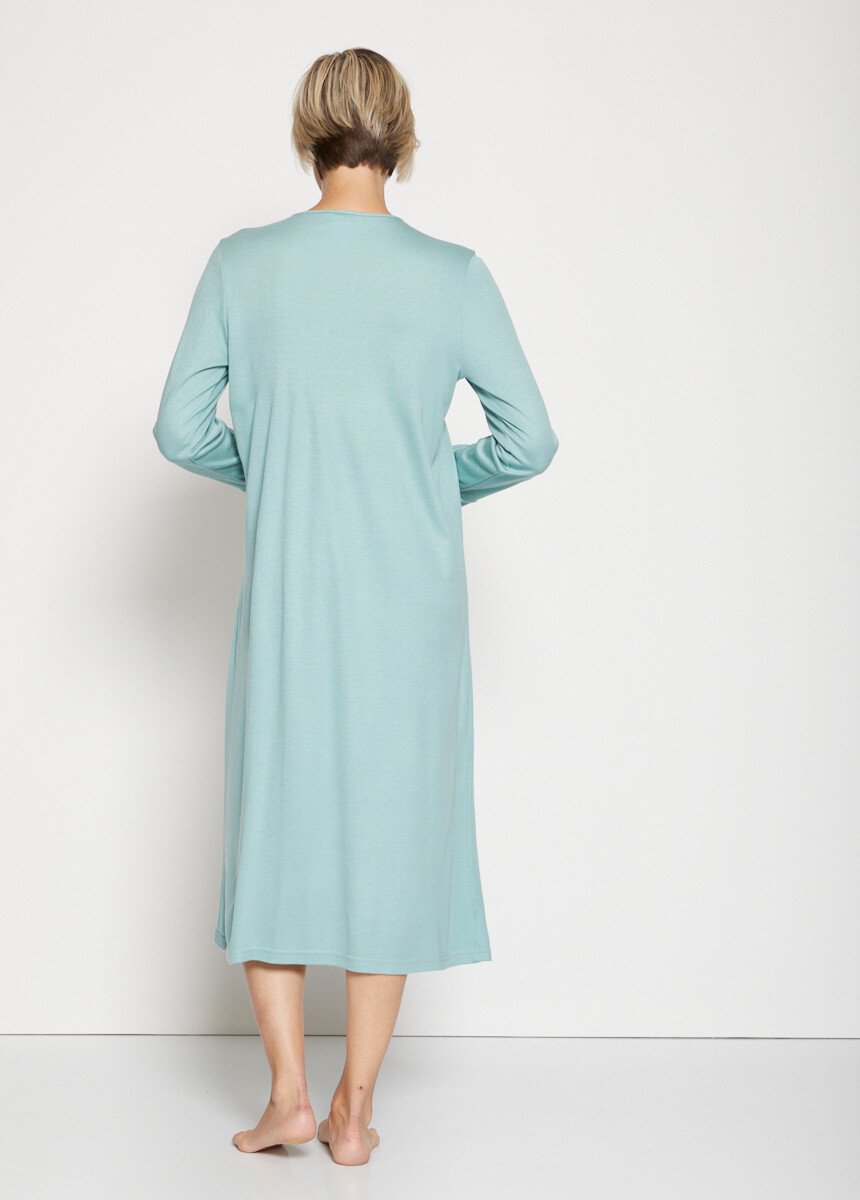 Courtelle®_embroidered_nightgown_Green_DO1_slim