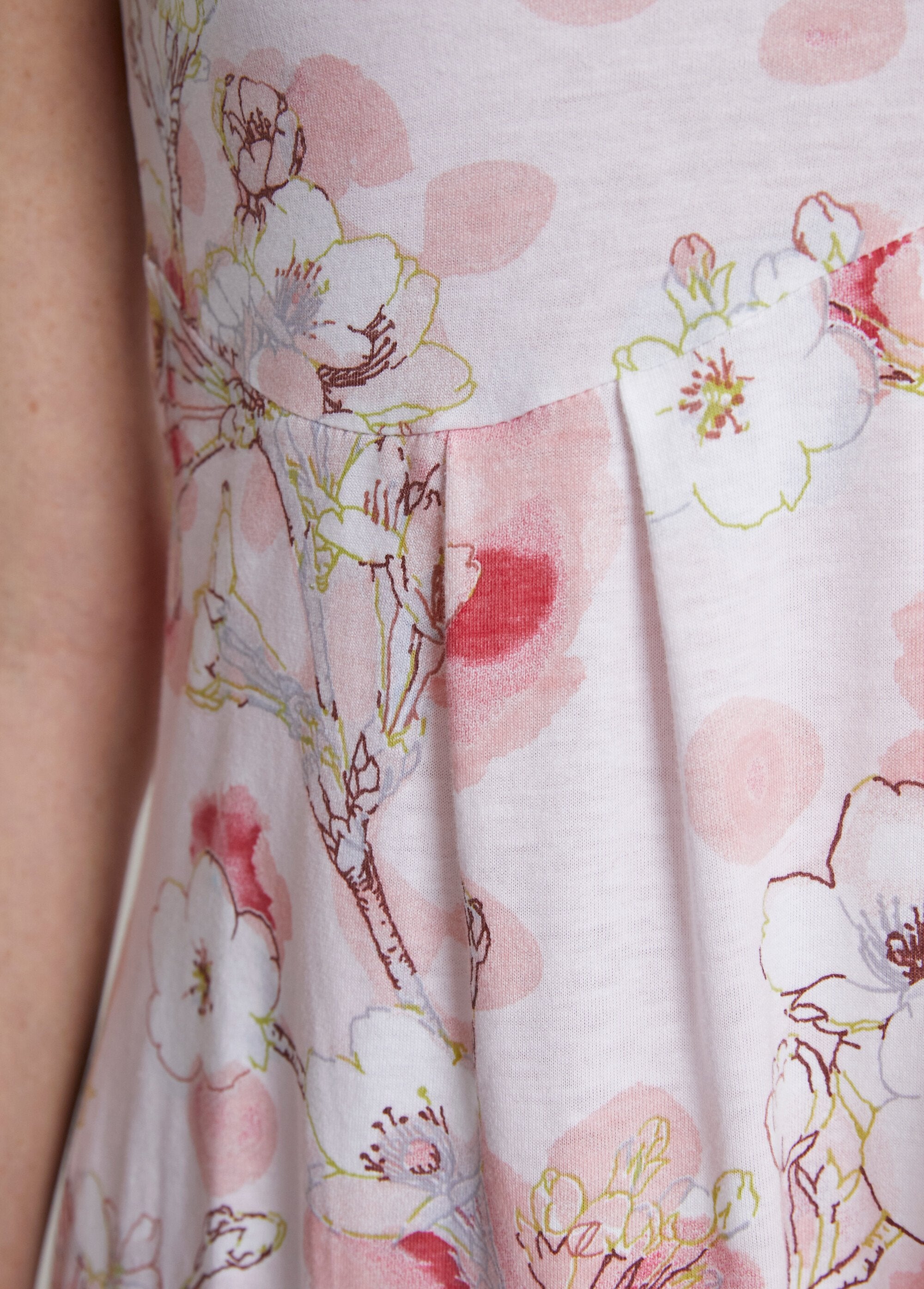 Mid-length_short-sleeved_nightgown_Pink_print_DE2_slim