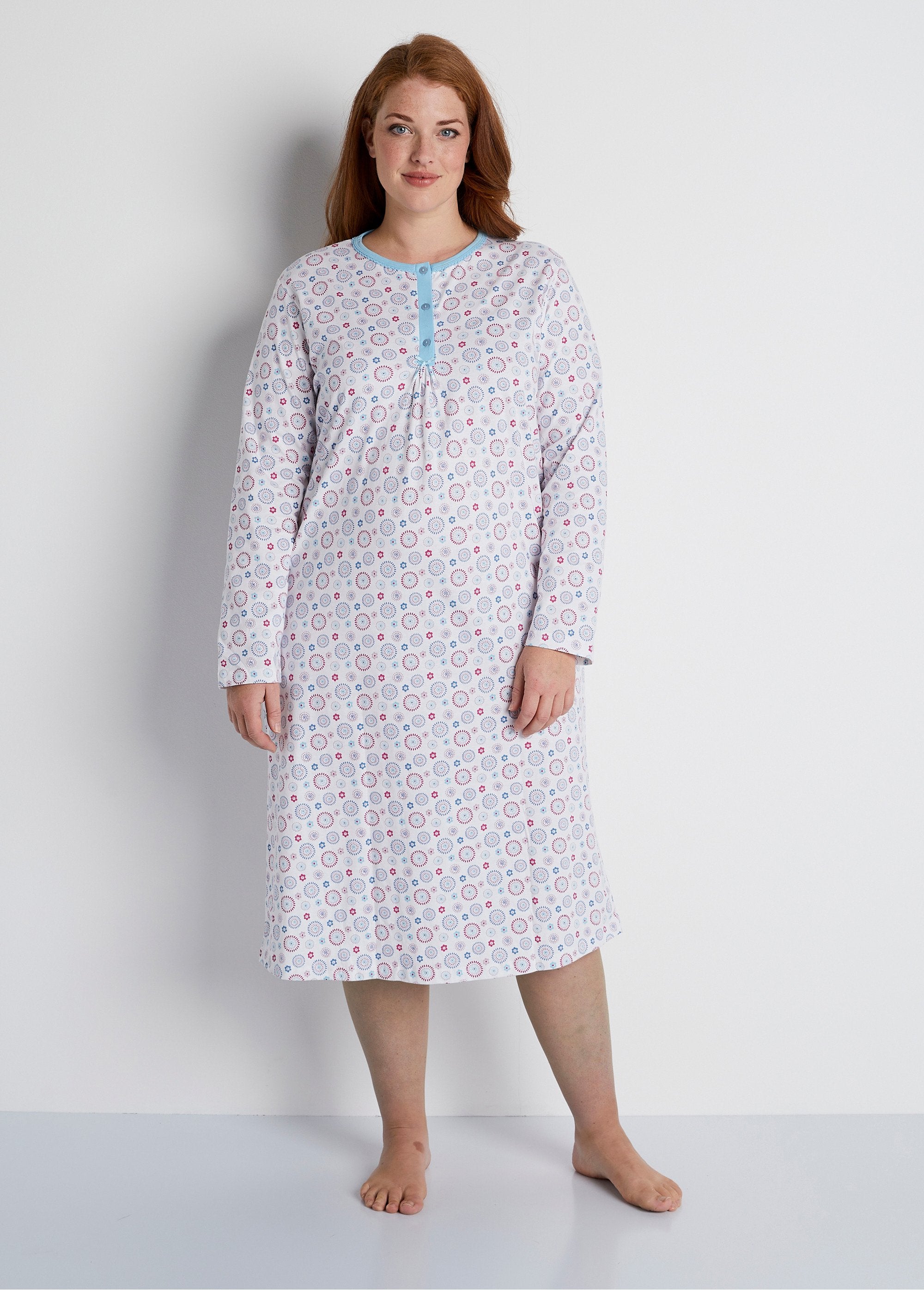 Mid-length_nightgown_with_long_sleeves_Printed_FA1_curvy