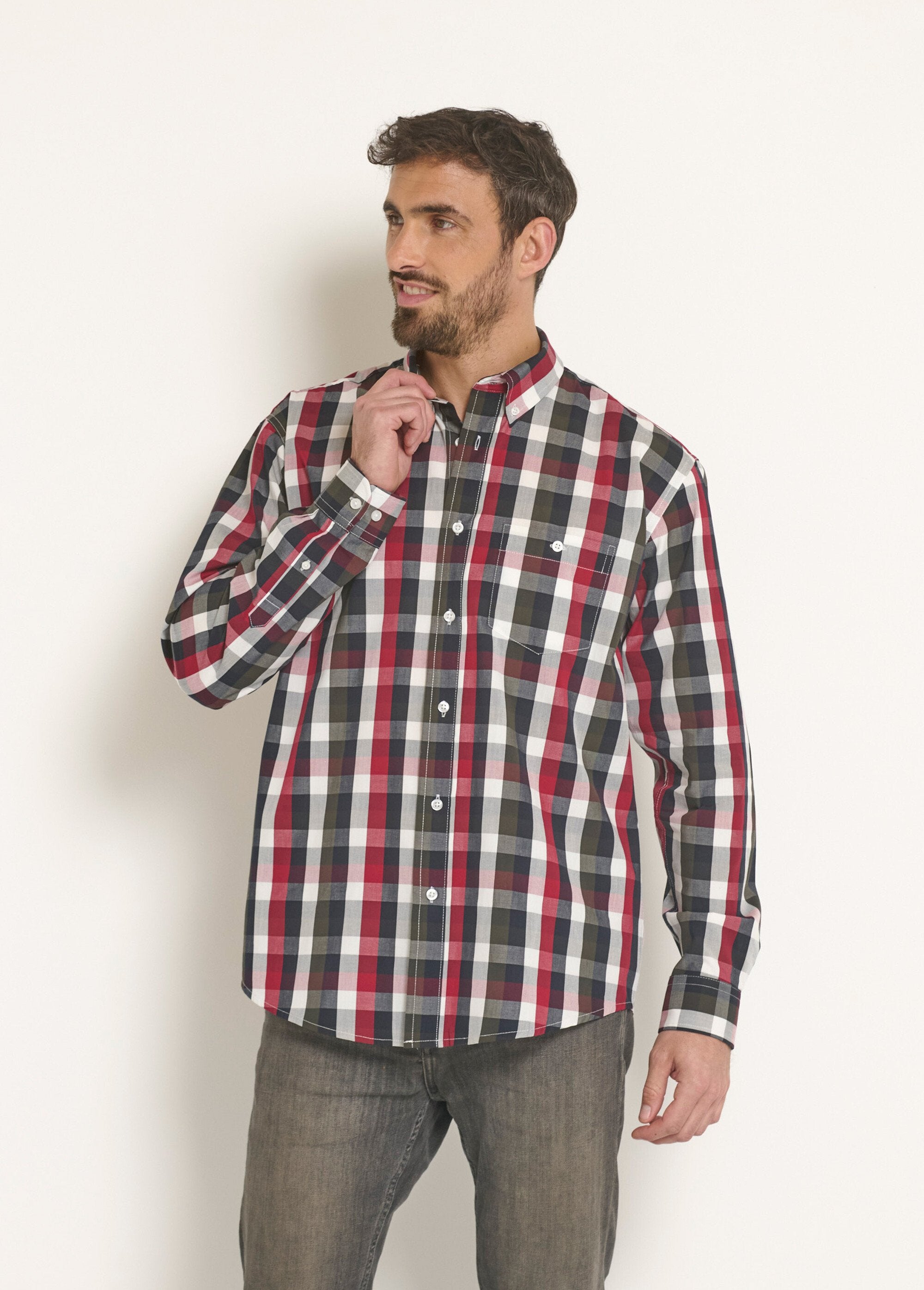 Large_check_cotton_shirt_Black_and_red_FA1_slim