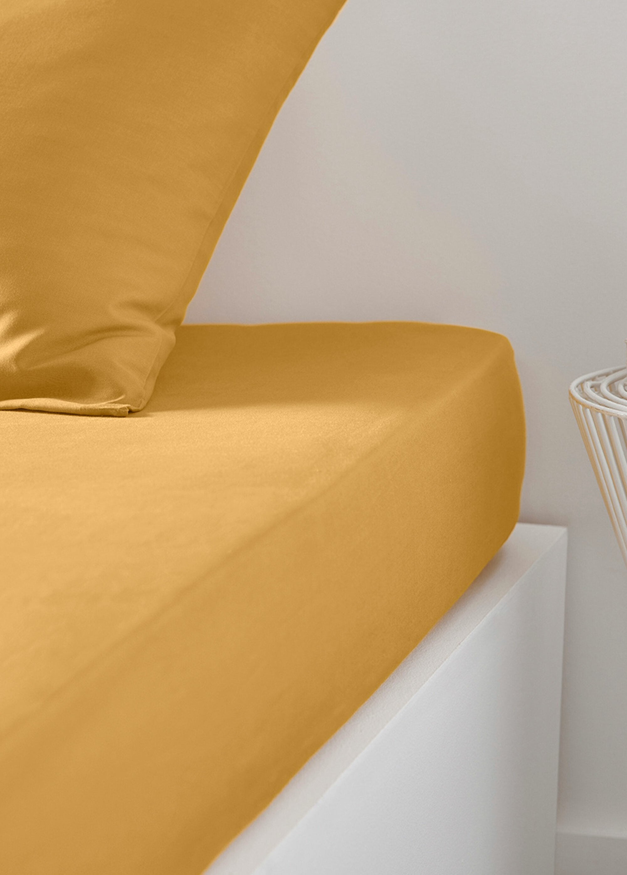 Plain_cotton_fitted_sheet_Ocher_DE1_slim