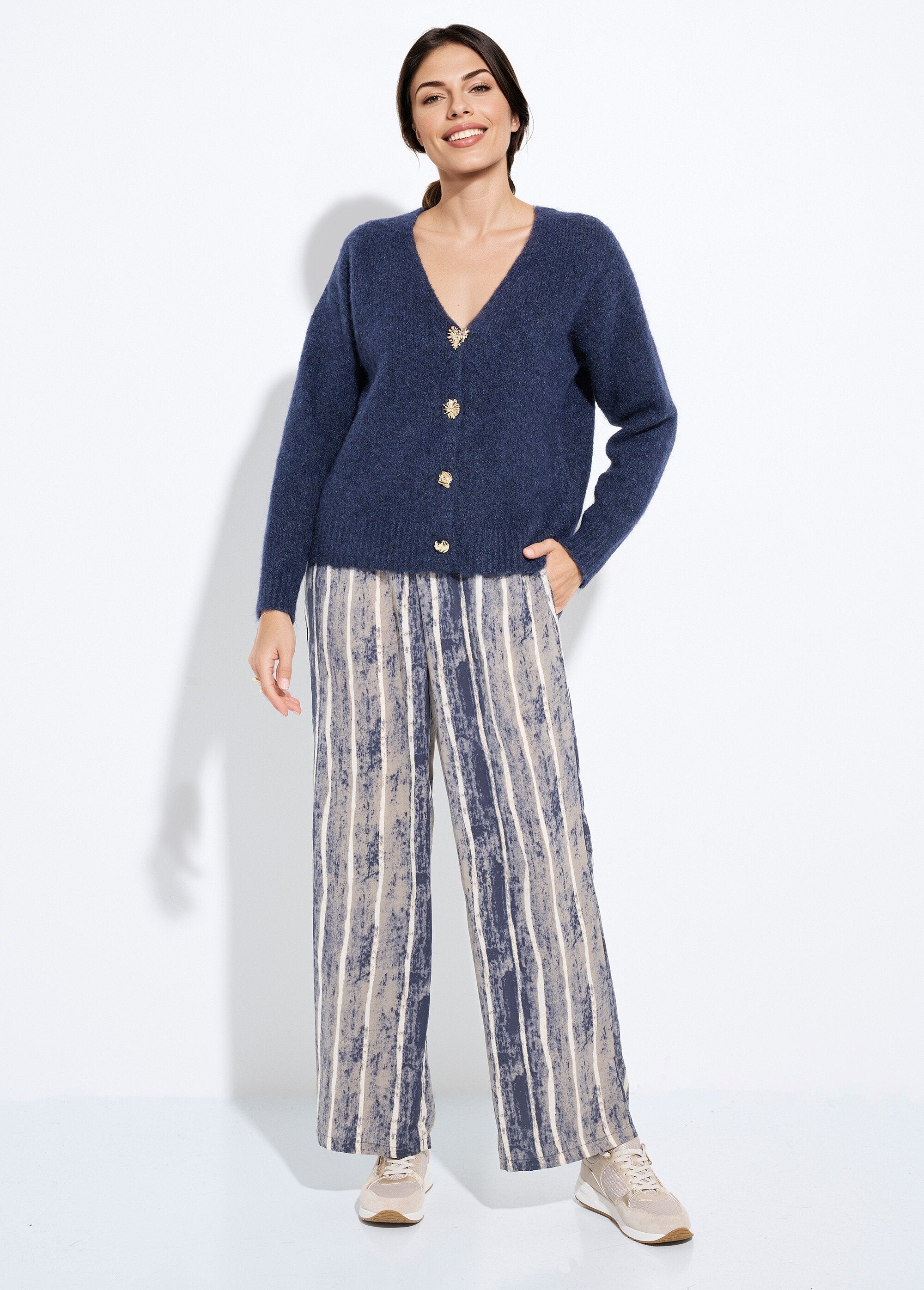 Warm_wool_vest_with_jewel_buttons_Blue_SF1_slim