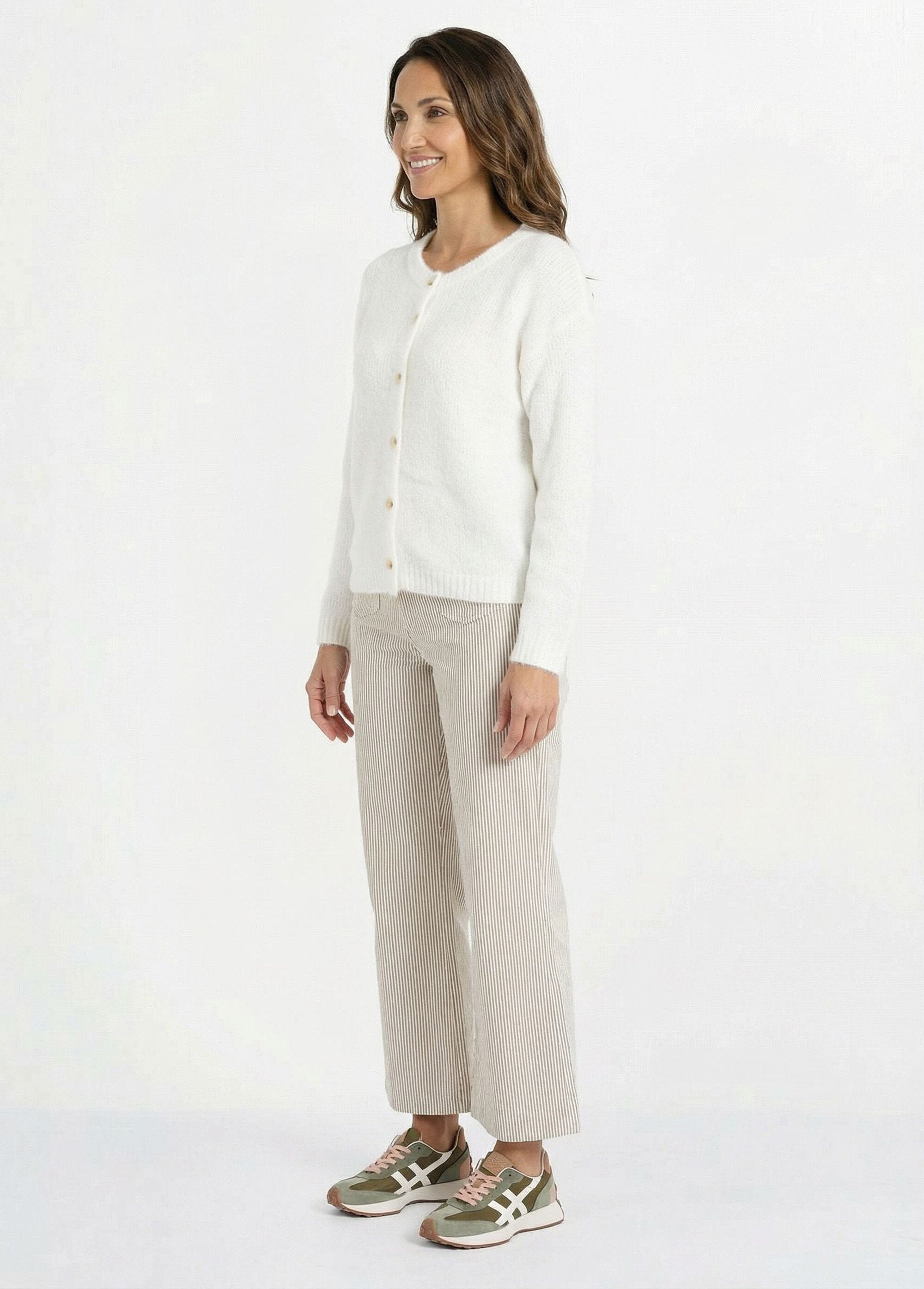 Round_neck_knitted_cardigan_with_wool_White_GA1_slim